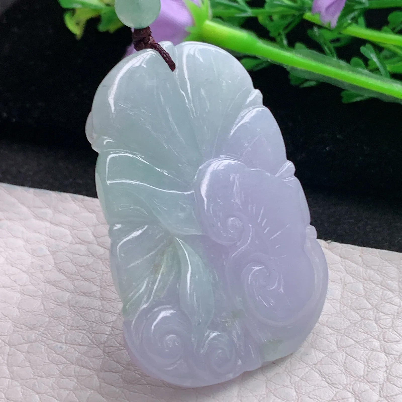 zen自然光47*34.3*11.3天然缅甸翡翠春带彩力争上游玉吊坠 玉挂件