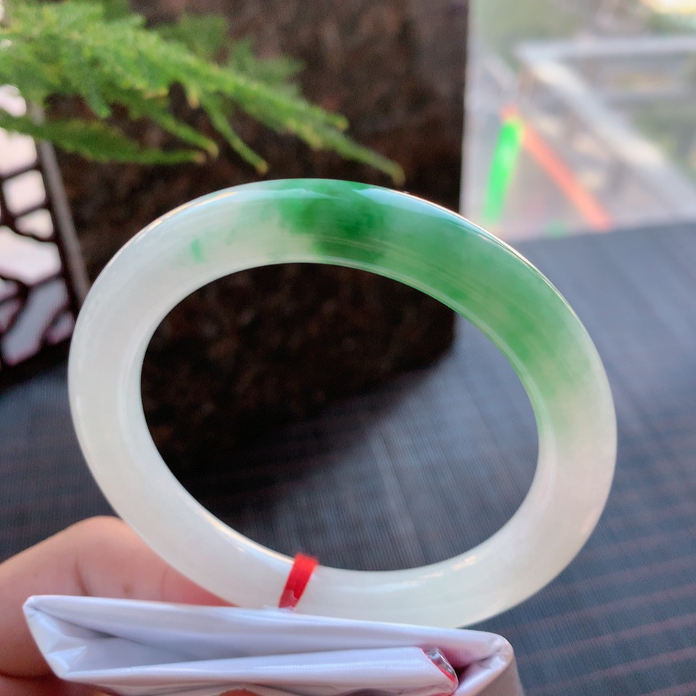 圆条冰翠绿 无瑕 尺寸:54.8/9.3 色好