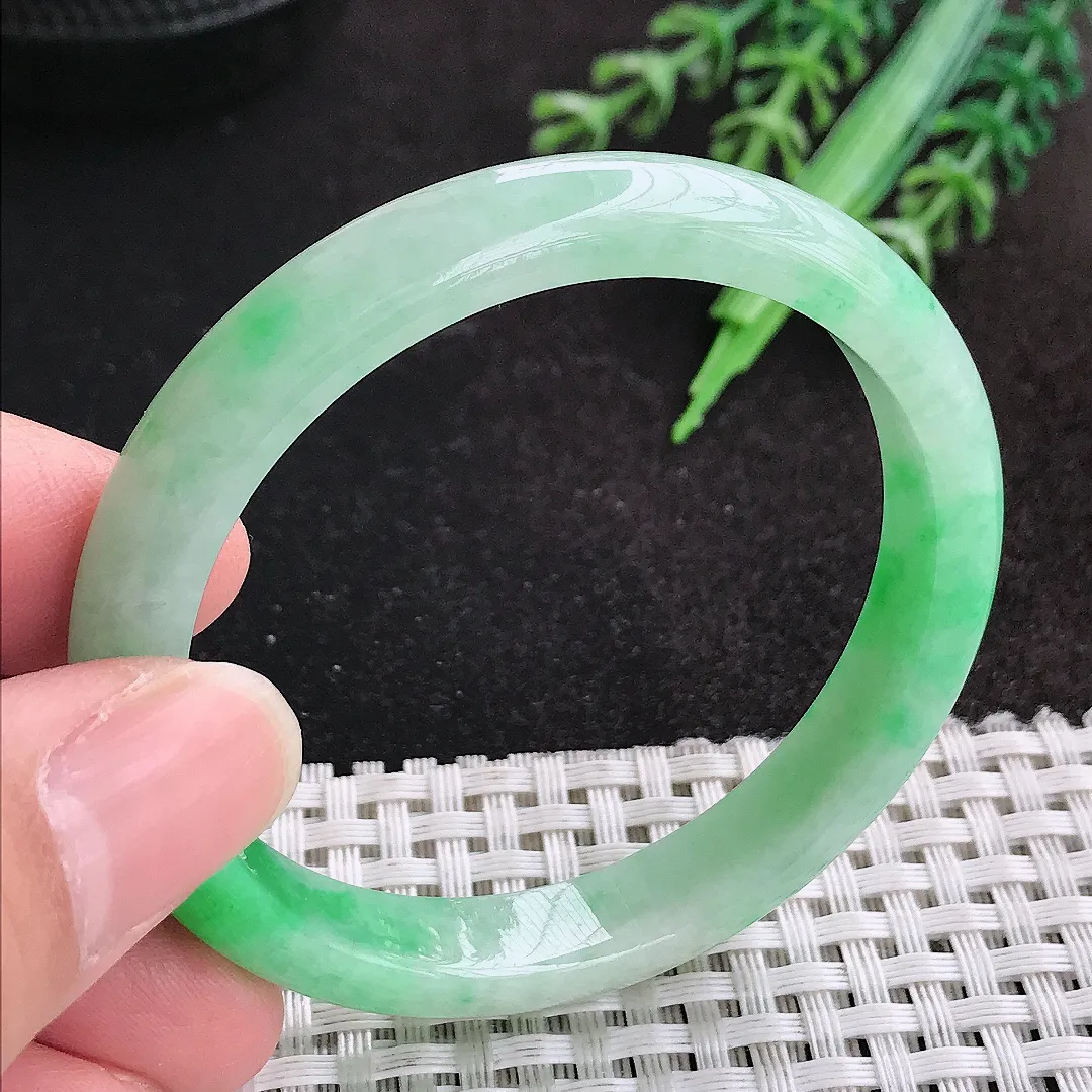 天然A货翡翠51/9.4/6.6老坑精美冰润飘阳绿手镯小圈口玉镯