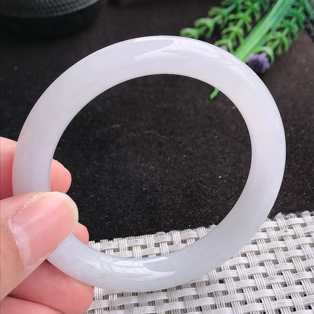 天然A货翡翠54/9.2老坑秀气冰润起胶月光白圆条手镯玉手镯