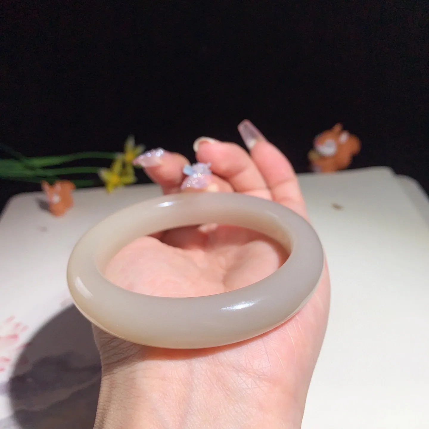 和田玉56.2圈口藕粉色手镯！玉质细腻油润 底色纯净 无裂无杂 脂粉好，品质好