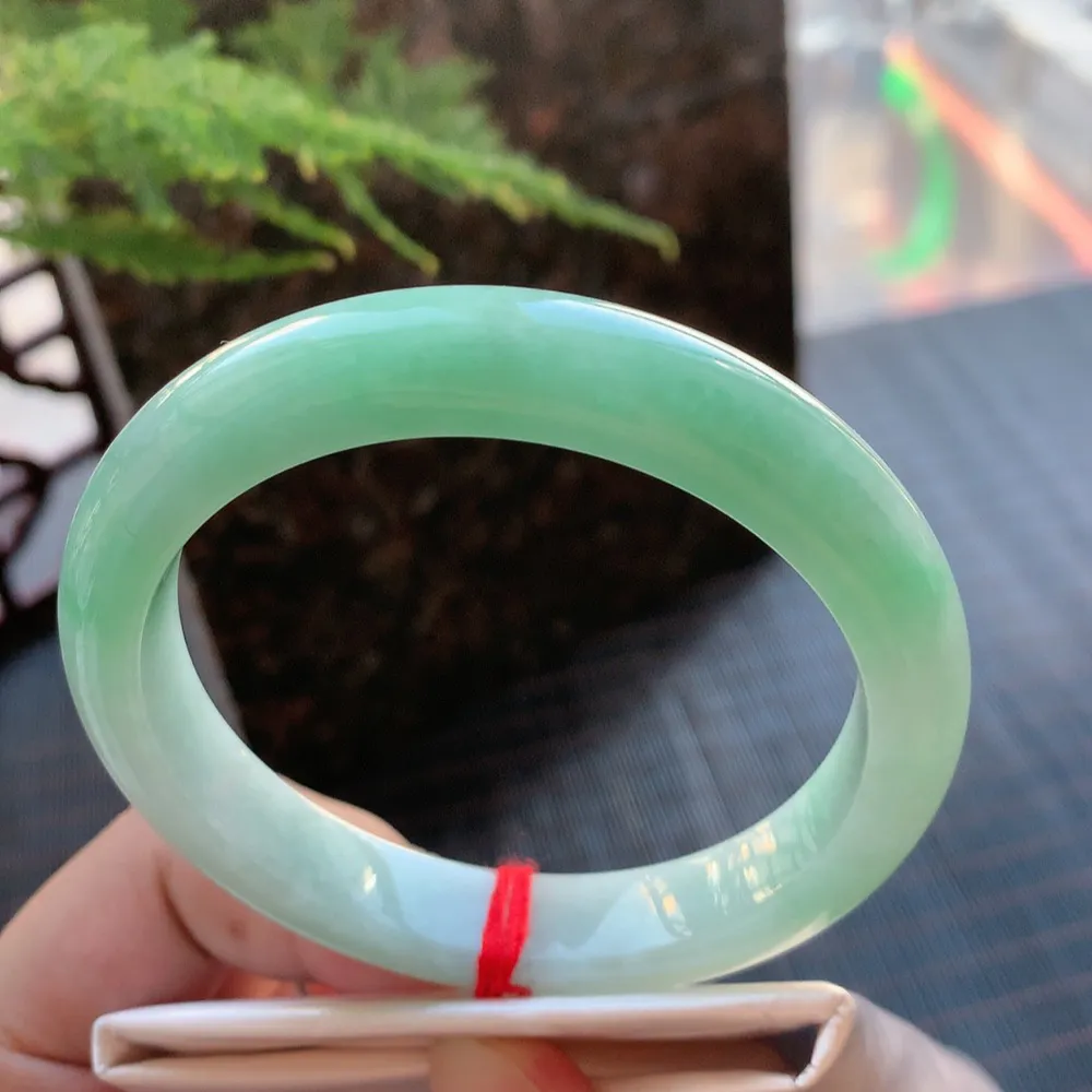 正圈冰糯翠绿 无瑕 尺寸:58.9/11.9/8.4 色好