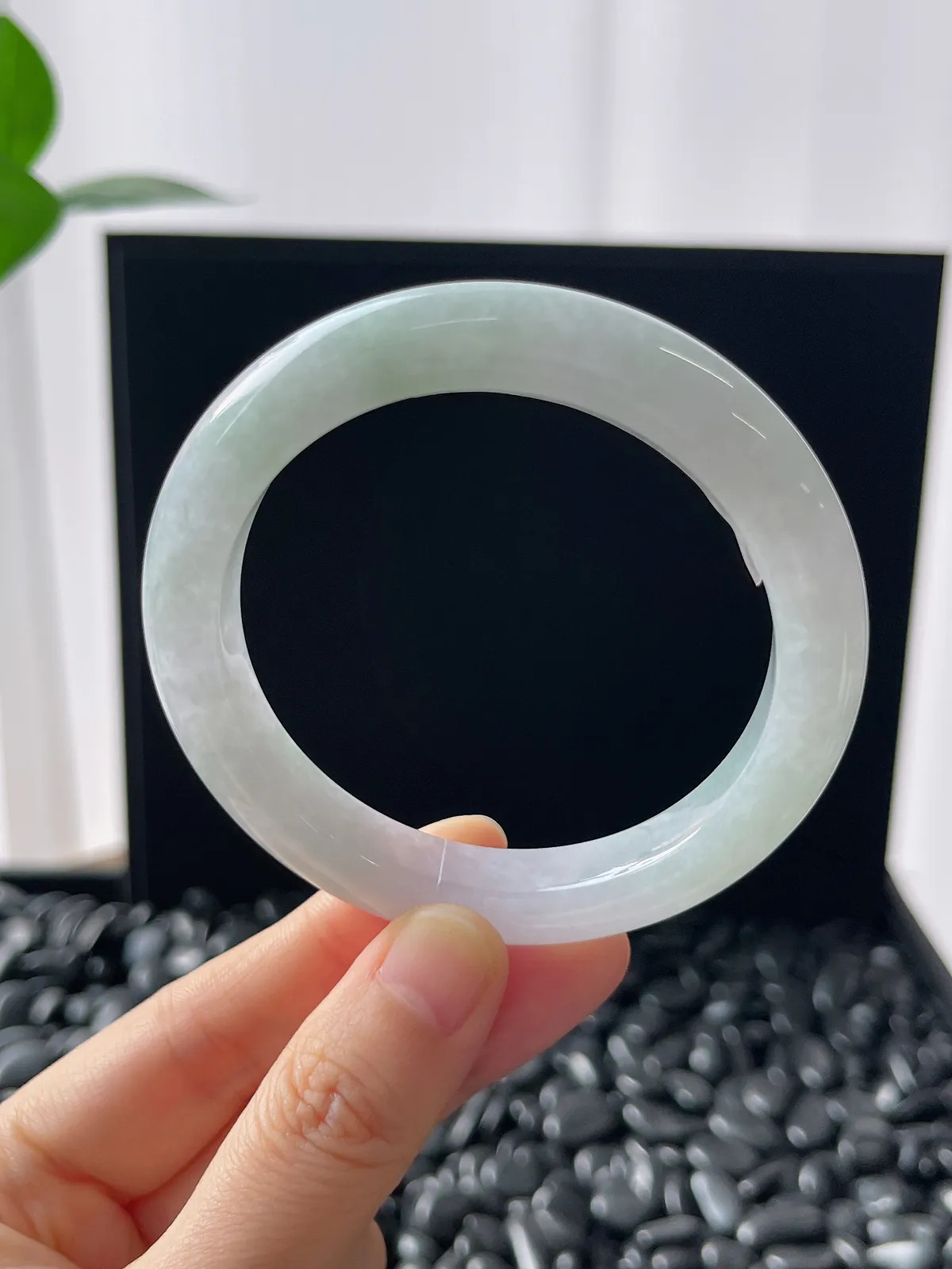 正圈54.7圈口，翡翠糯化种春带彩手镯