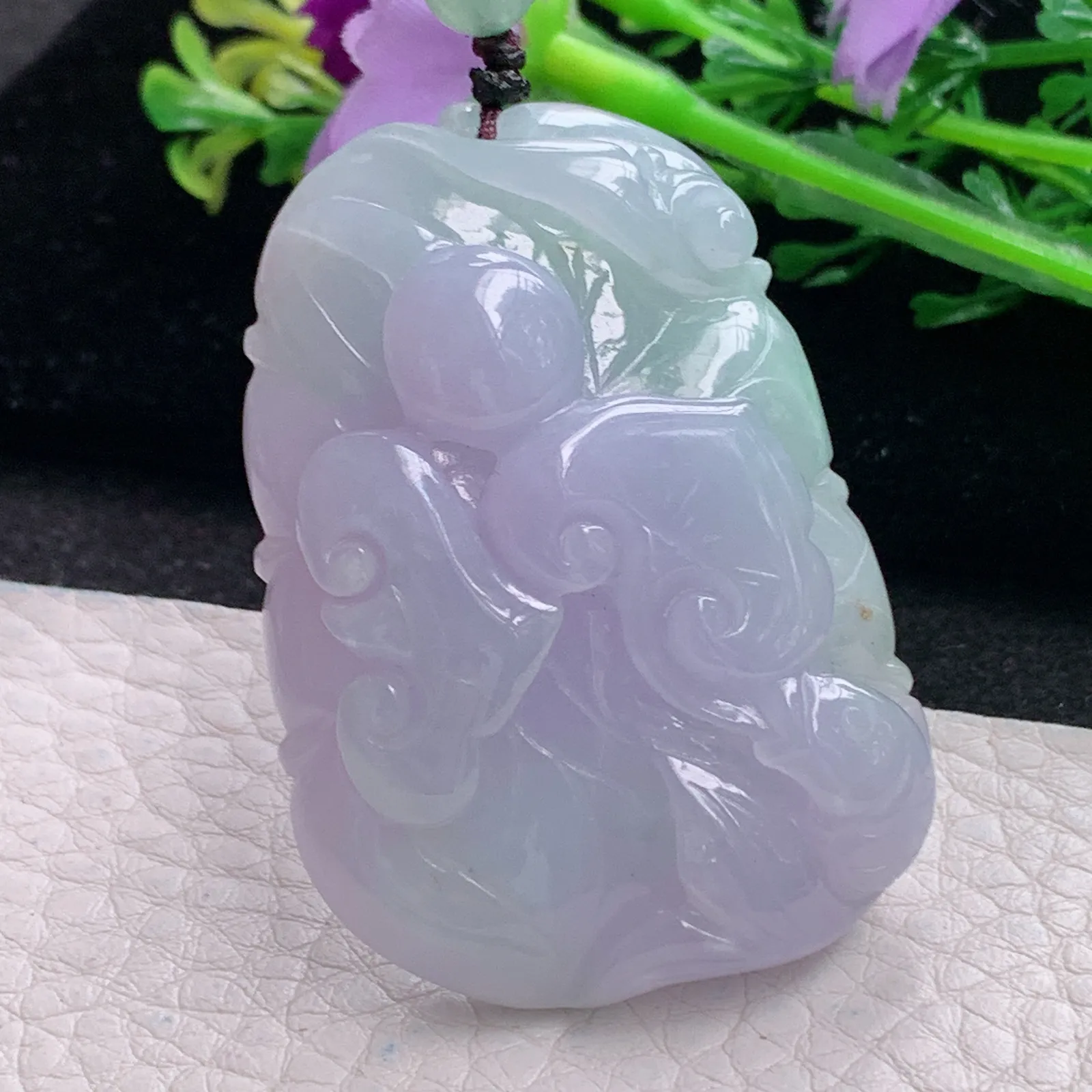 zen自然光47*34.3*11.3天然缅甸翡翠春带彩力争上游玉吊坠 玉挂件