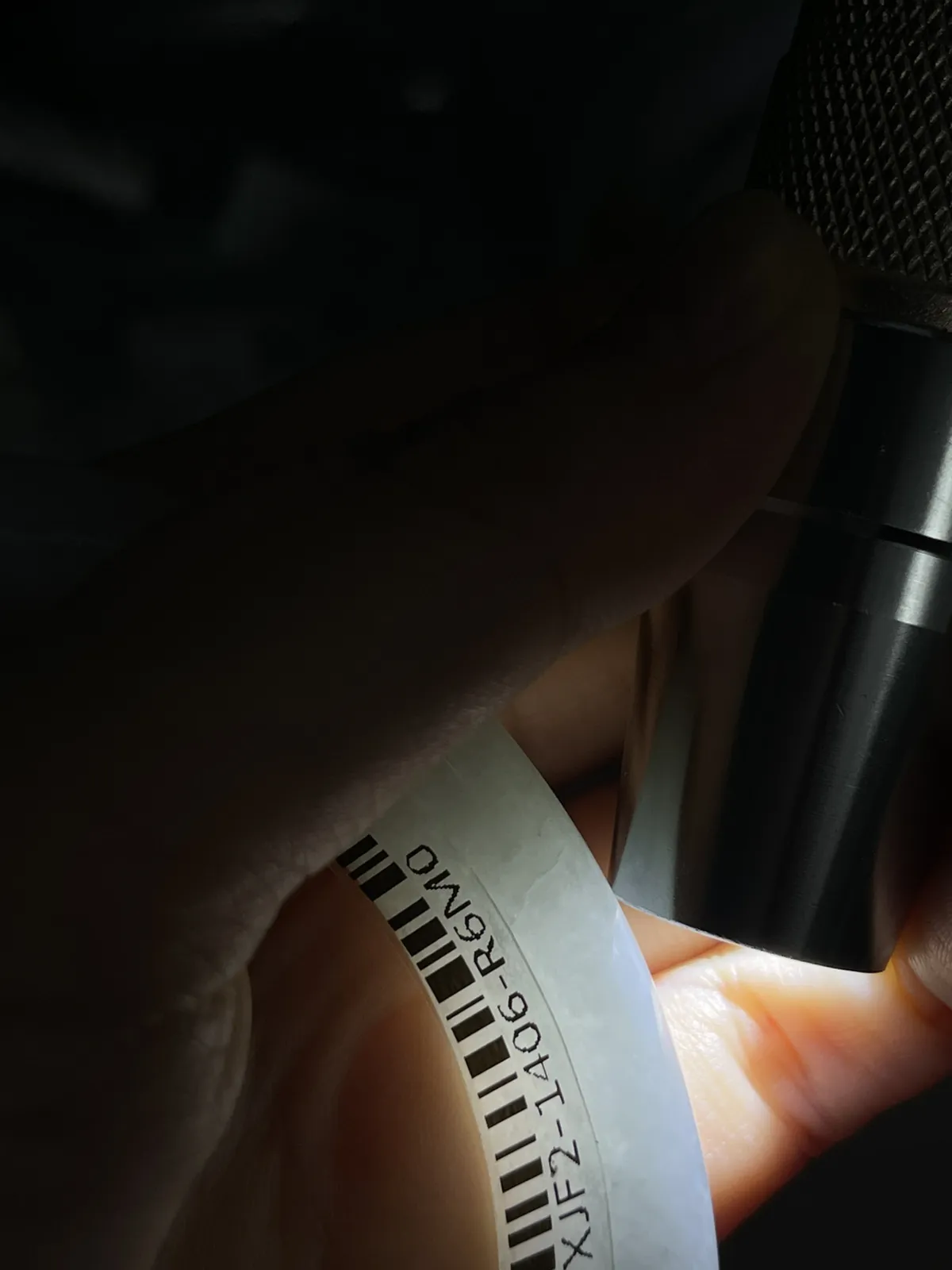 正圈55.8圈口，翡翠冰糯种淡绿色手镯