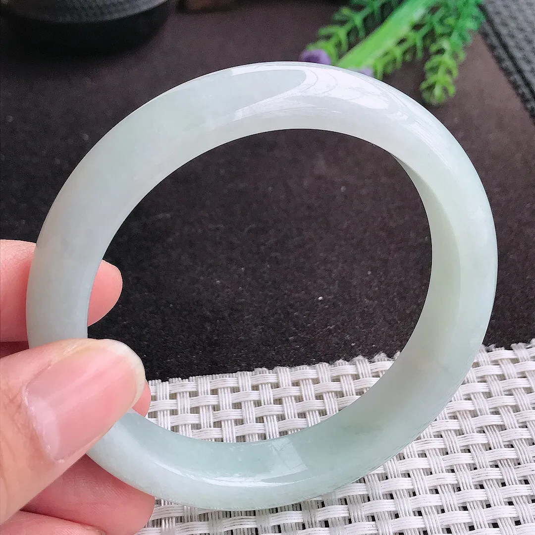 天然A货翡翠60.5/13.3/8.8老坑冰润起胶浅绿手镯宽边玉手镯
