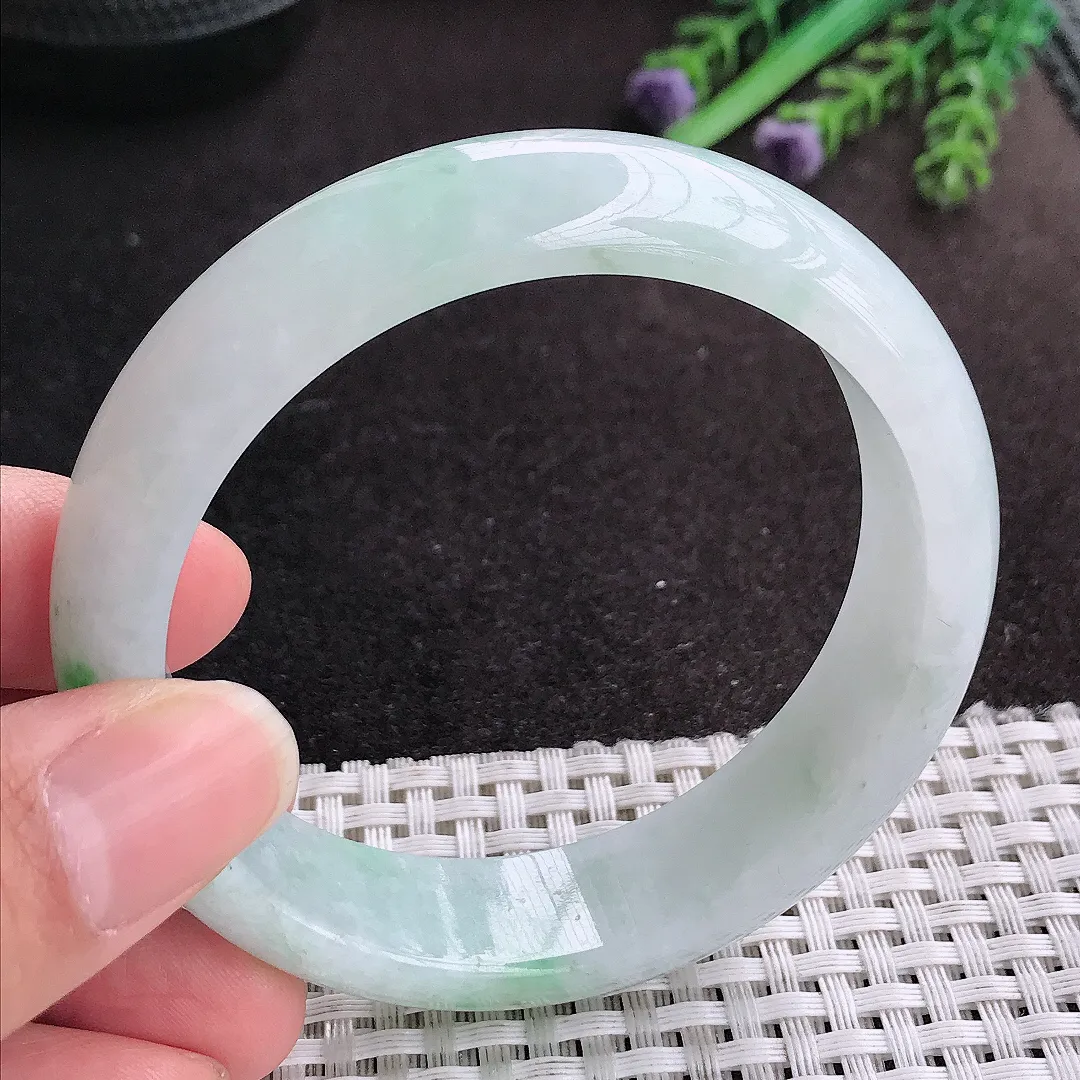 天然A货翡翠57.5/15.6/7.8老坑精美温润飘绿轮胎手镯宽边玉手镯