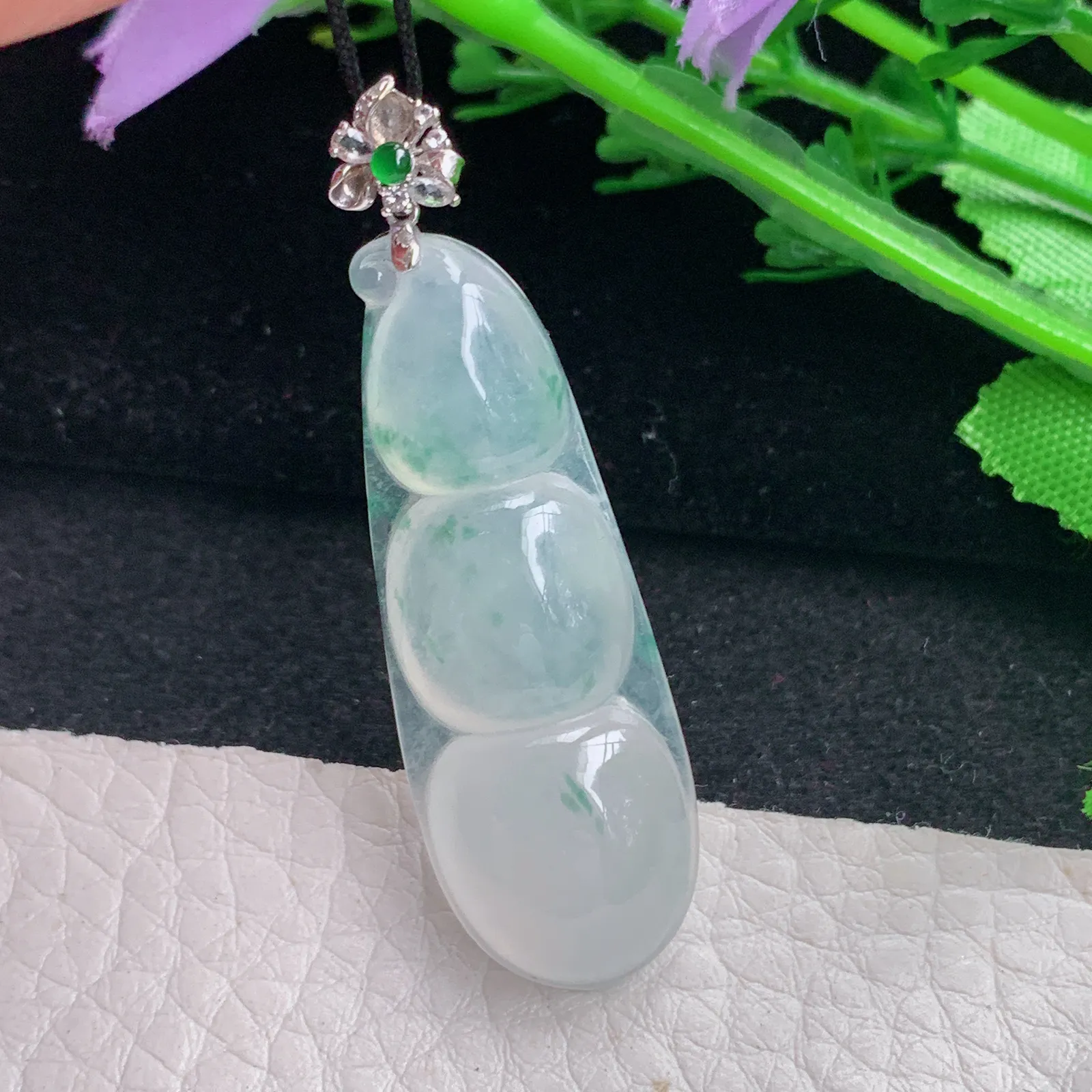 abc自然光48*14.3*6天然缅甸翡翠冰飘花平安豆 四季豆玉吊坠 玉挂件