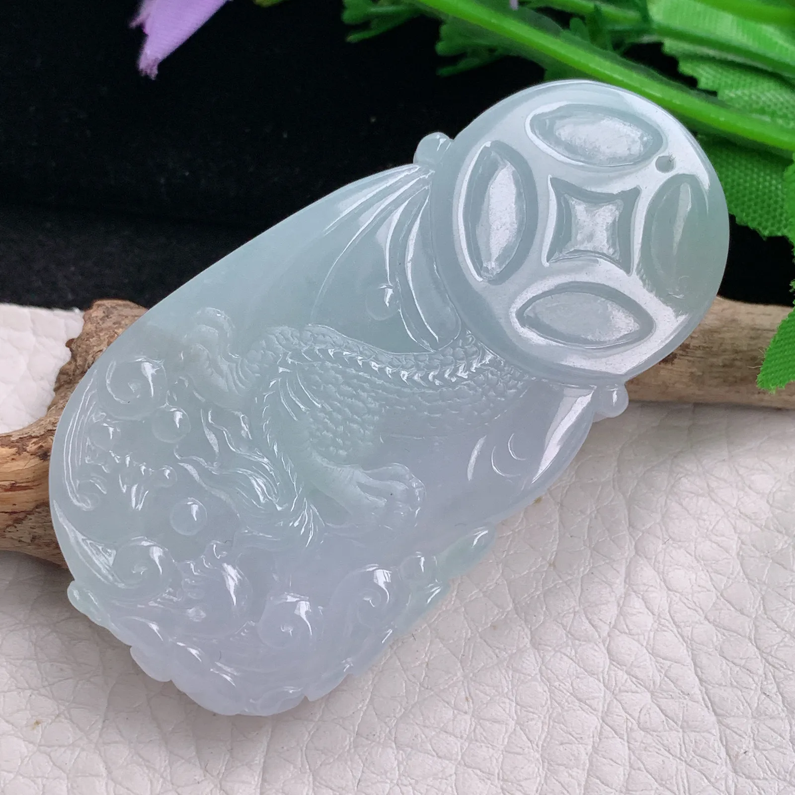 abc自然光63.2*33.5*9.3天然缅甸翡翠浅绿财神爷 财爷玉吊坠 玉挂件