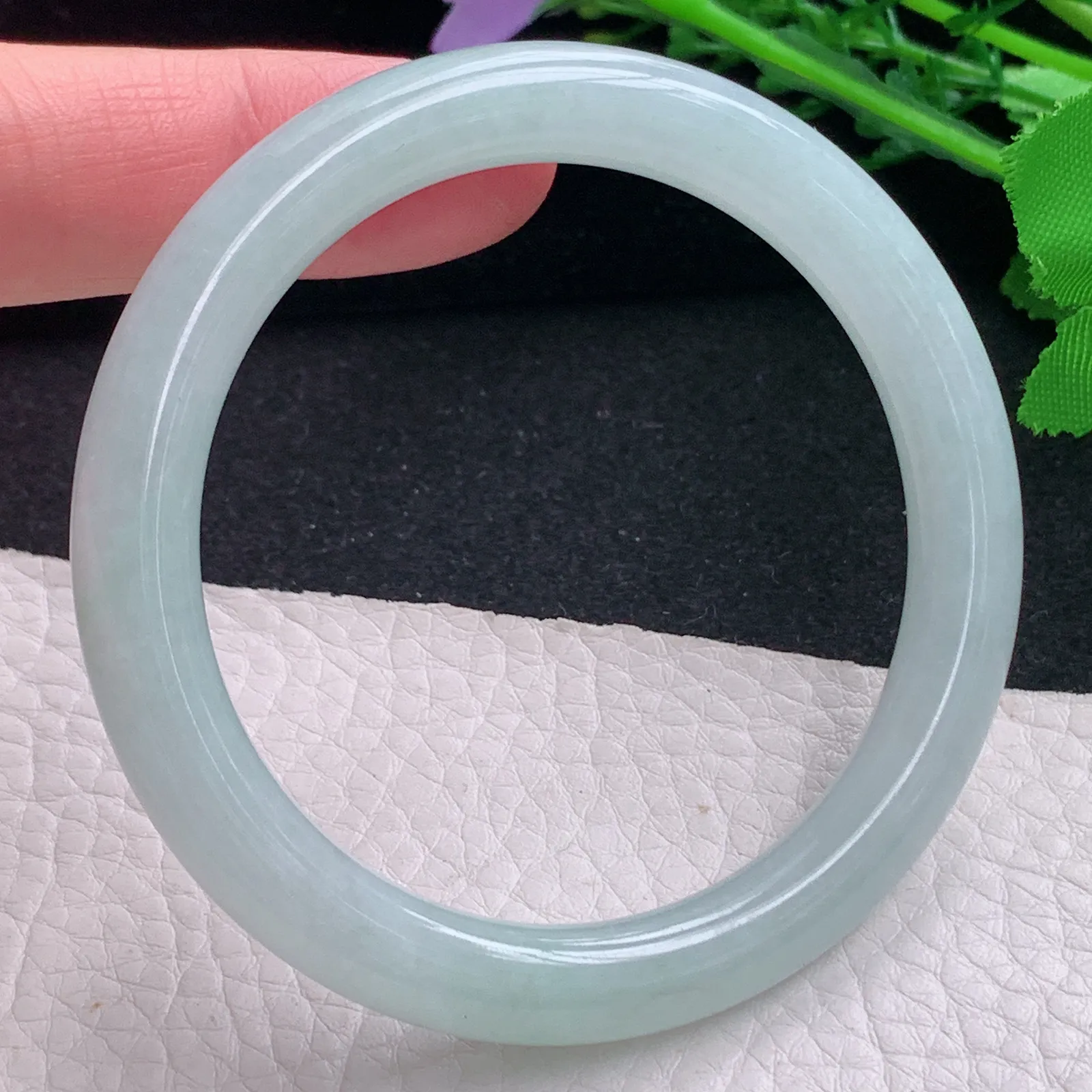 jxn自然光53.5*8.3叮当镯 缅甸翡翠a货玉手镯浅绿秀气圆条玉手环