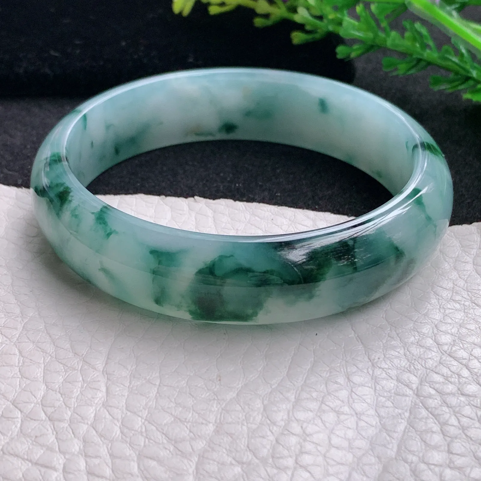 js自然光57*14.8*6.8平安镯 缅甸翡翠a货玉手镯冰飘花宽边玉手环