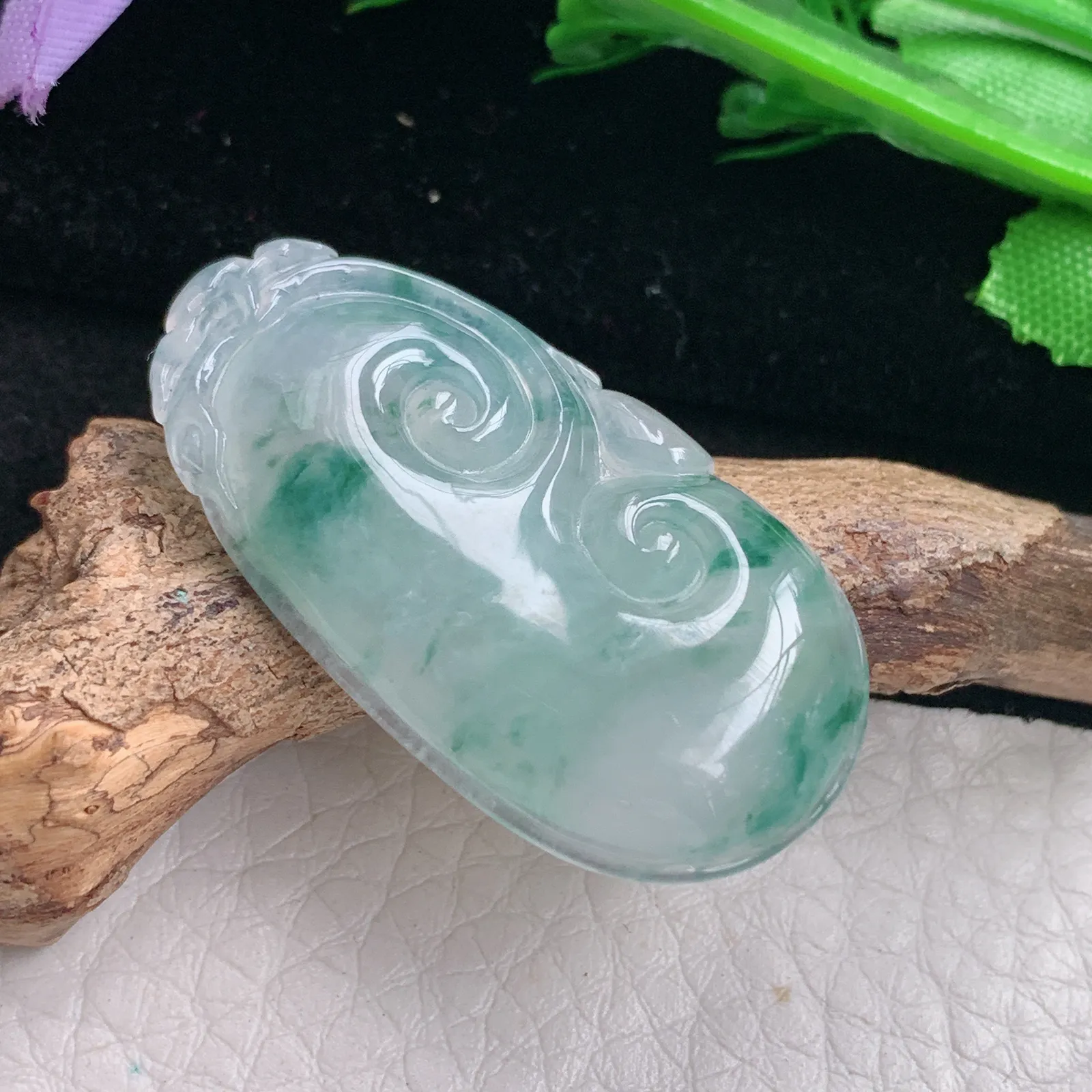 abc自然光37.5*20.5*5.2天然缅甸翡翠冰飘花秀气如意玉吊坠 玉挂件