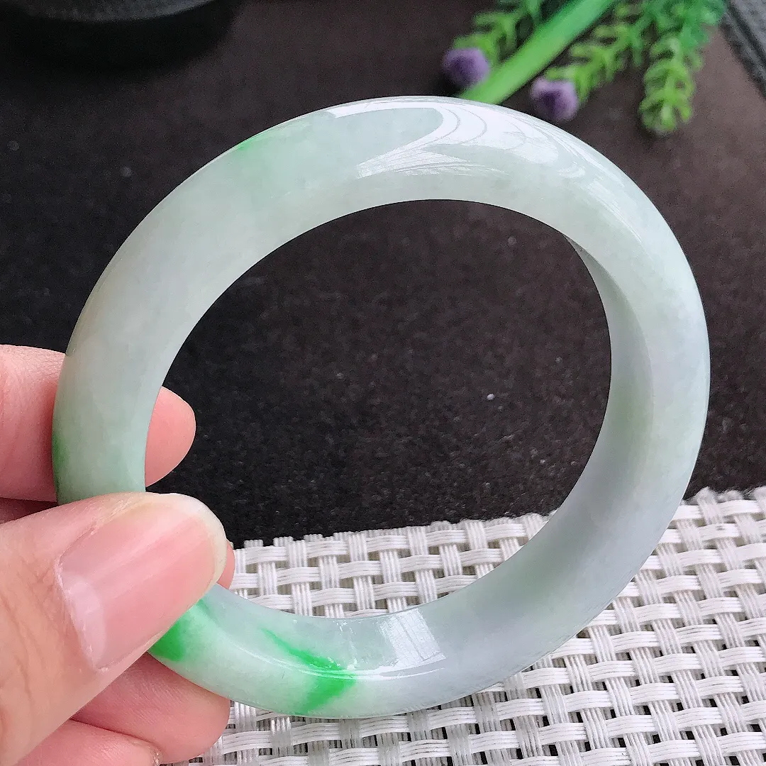 天然A货翡翠56.5/12.8/9老坑精美温润飘阳绿手镯宽边玉手镯