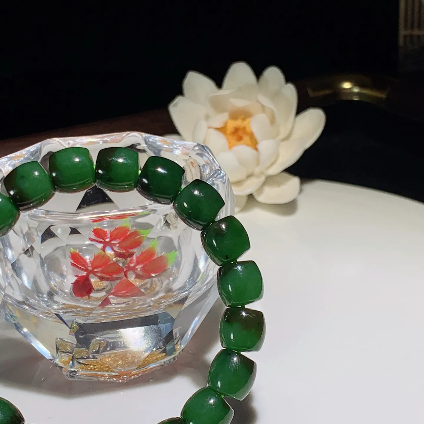 和田玉粉青红皮料俄罗斯碧玉直切老型珠手串。单颗尺寸9/10！玉质细腻油润。手推出油。佩戴高端典雅。lt251201