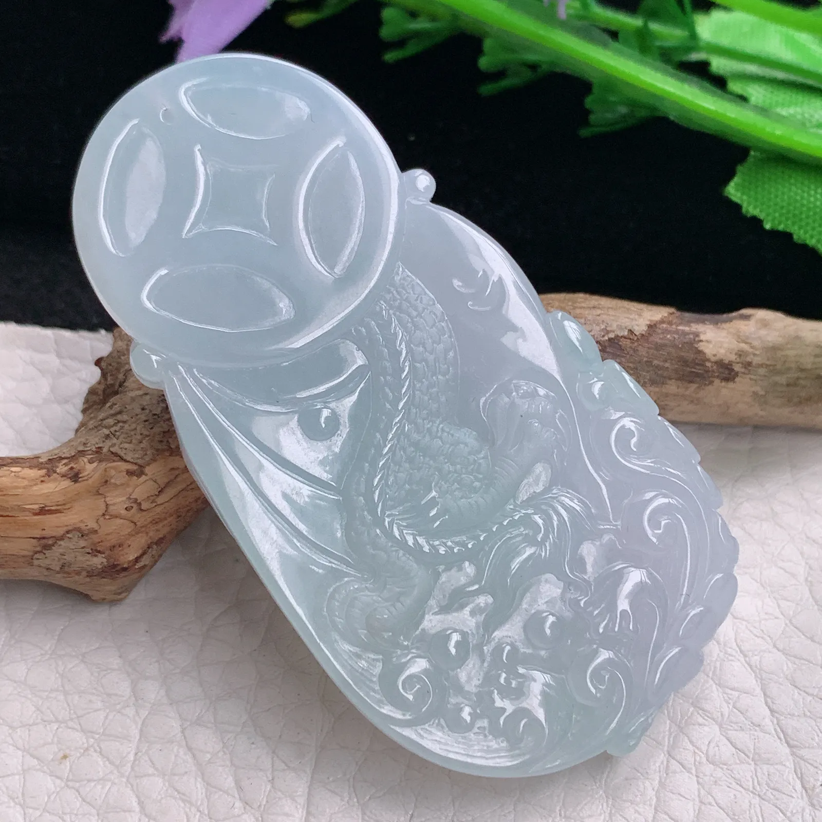 abc自然光63.2*33.5*9.3天然缅甸翡翠浅绿财神爷 财爷玉吊坠 玉挂件