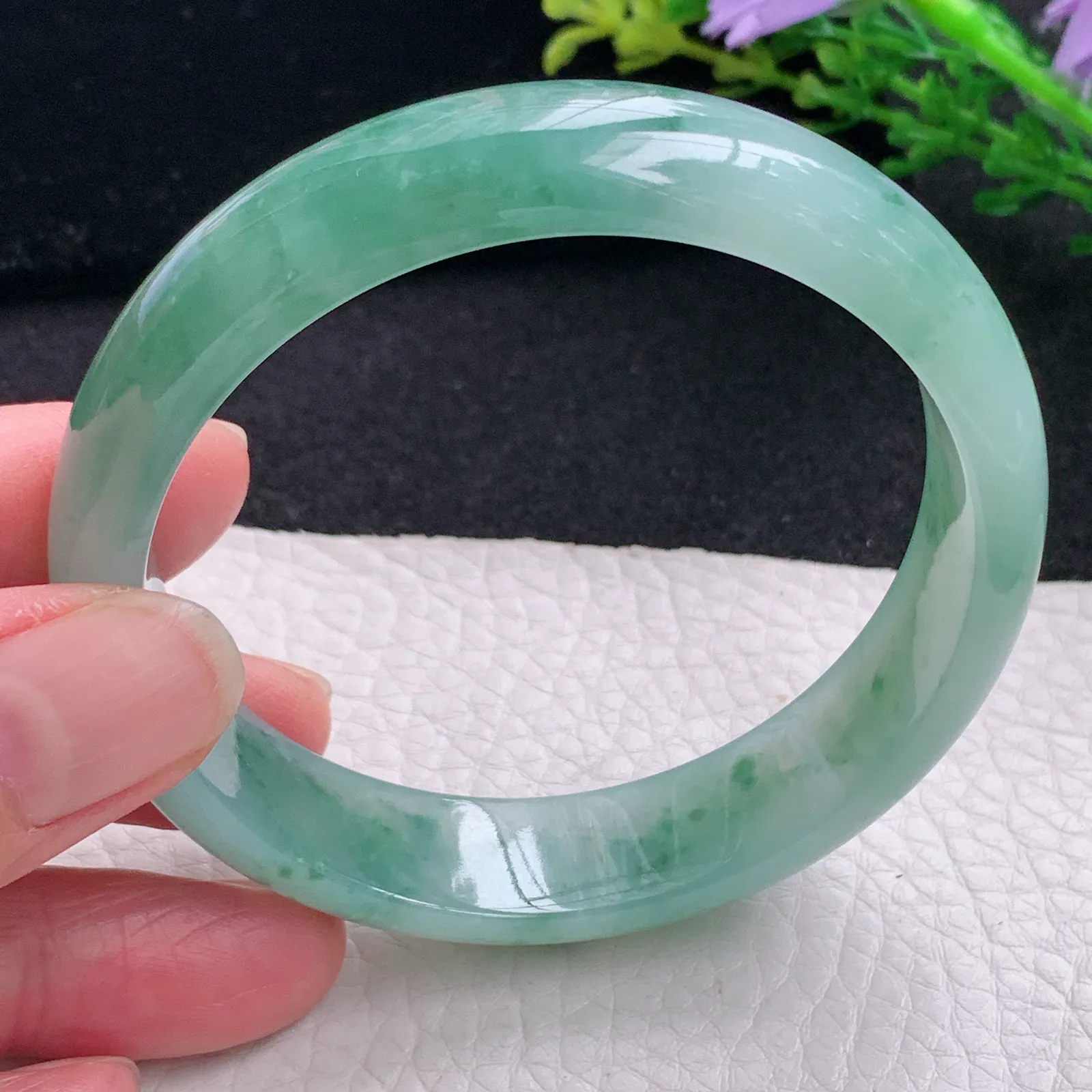 js自然光58.5*14.3*7平安镯 缅甸翡翠a货玉手镯冰飘花宽边玉手环