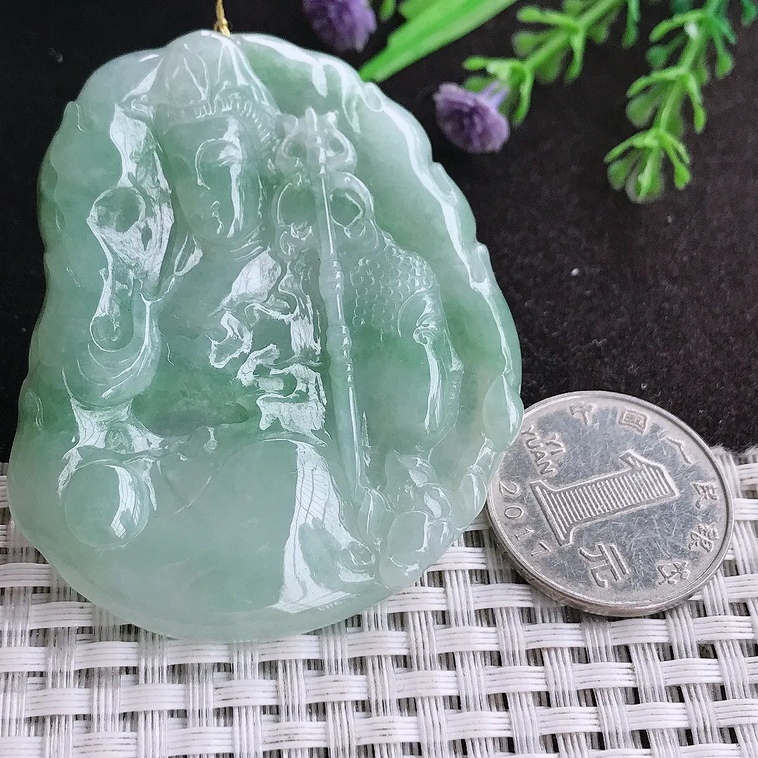 天然a货翡翠57.8/46.5/5老坑秀气温润浅绿观音菩萨吊坠翡翠玉挂件