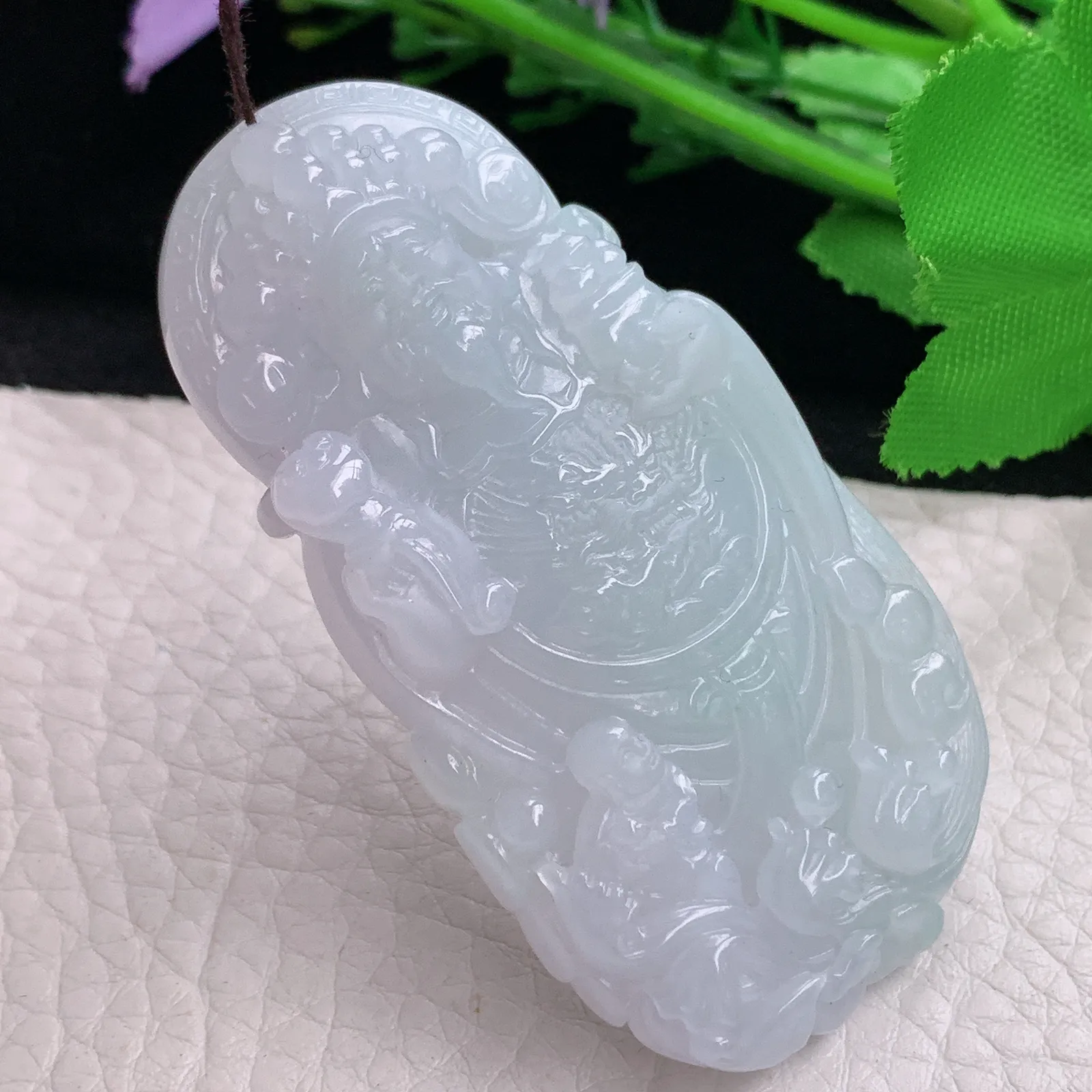 abc自然光63.2*33.5*9.3天然缅甸翡翠浅绿财神爷 财爷玉吊坠 玉挂件