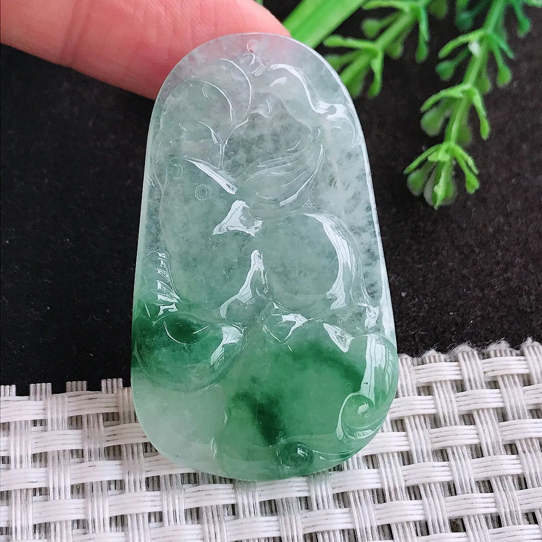 天然a货翡翠50/30/4.7老坑冰胶果冻飘花小兔子吊坠翡翠生肖兔挂件