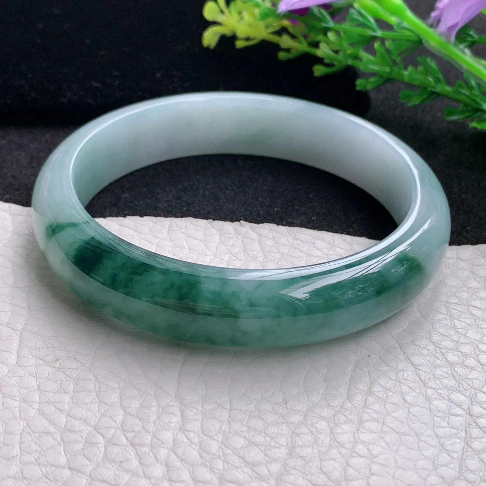 js大圈口61*13.6*8平安镯 缅甸翡翠a货玉手镯半山水飘花宽边玉手环