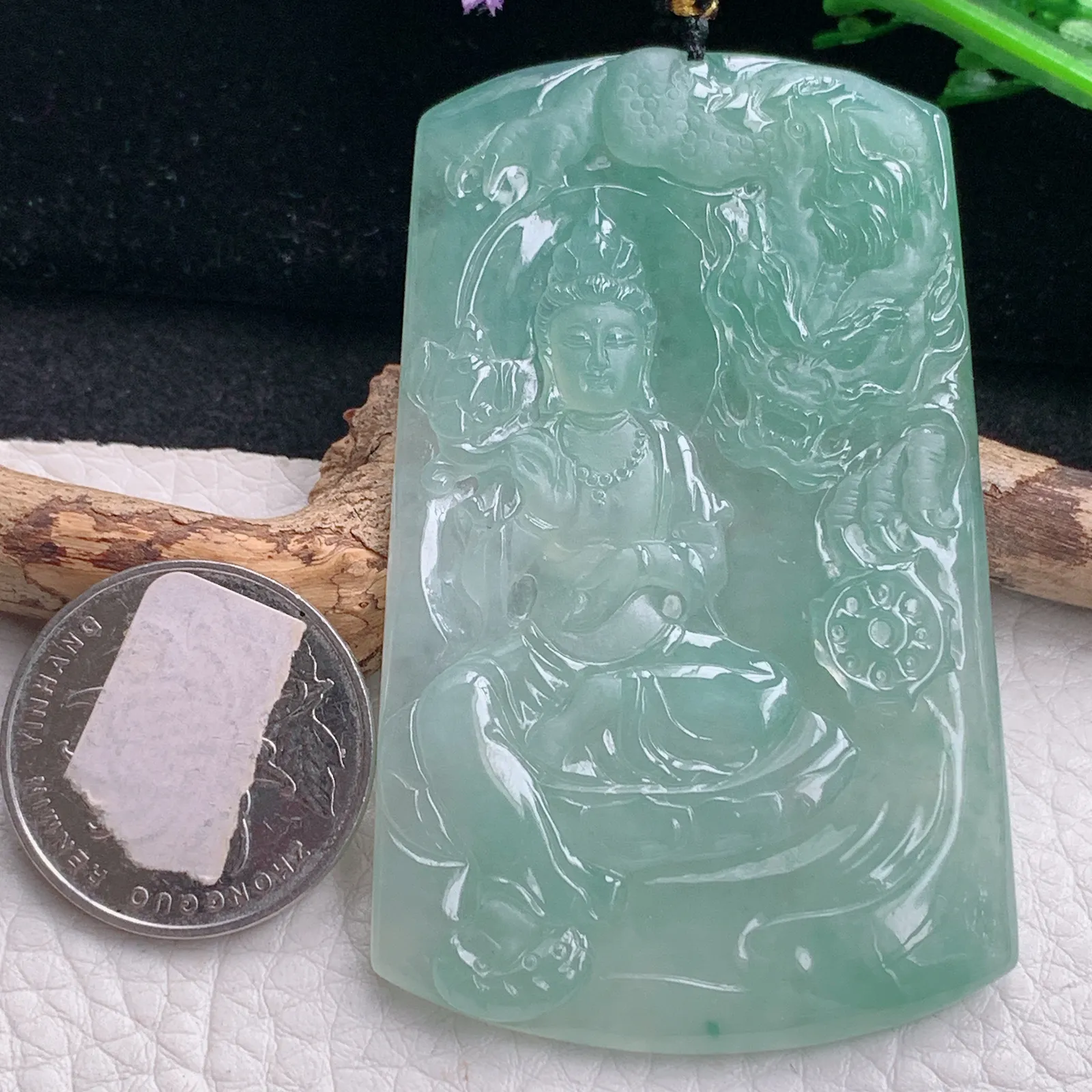 kh自然光67*41.8*5.3天然缅甸翡翠冰晴大气御龙观音玉吊坠 玉挂件