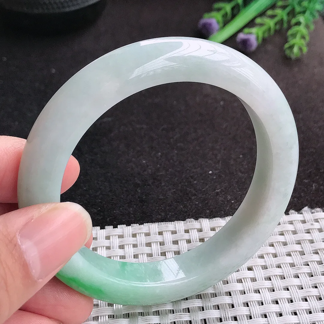 天然A货翡翠55.5/11.7/9.2老坑精美飘阳绿手镯宽边玉手镯