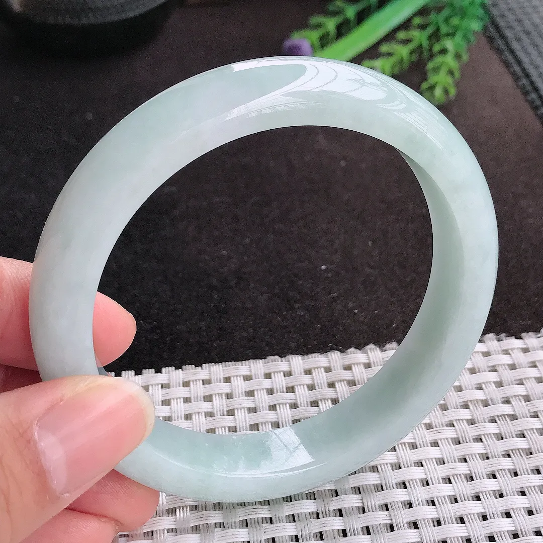 天然A货翡翠60.5/12.7/8.6老坑秀气温润大圈口手镯宽边玉手镯