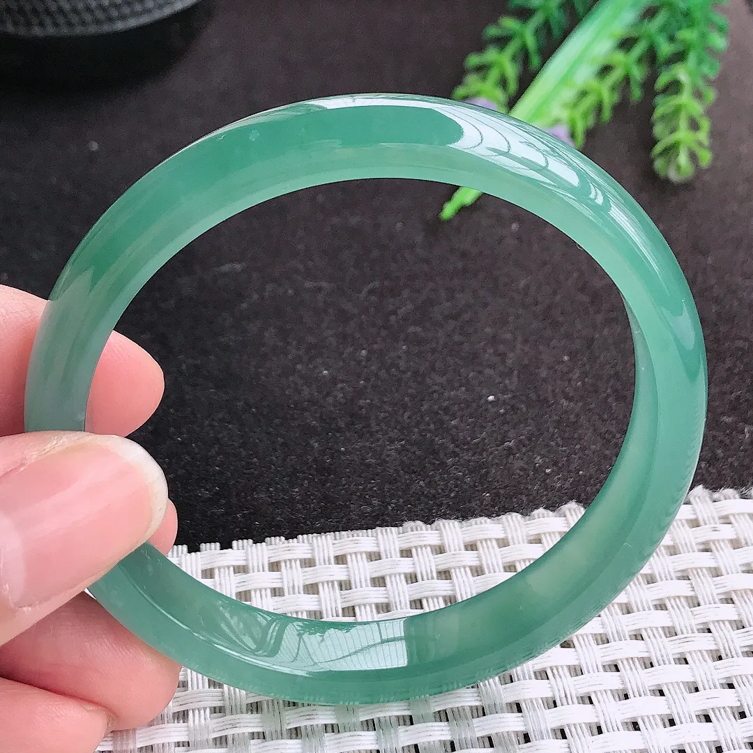 天然A货翡翠57.5/10.2/6.5老坑冰胶果冻冰纯满色天空蓝冰蓝手镯宽边玉手镯