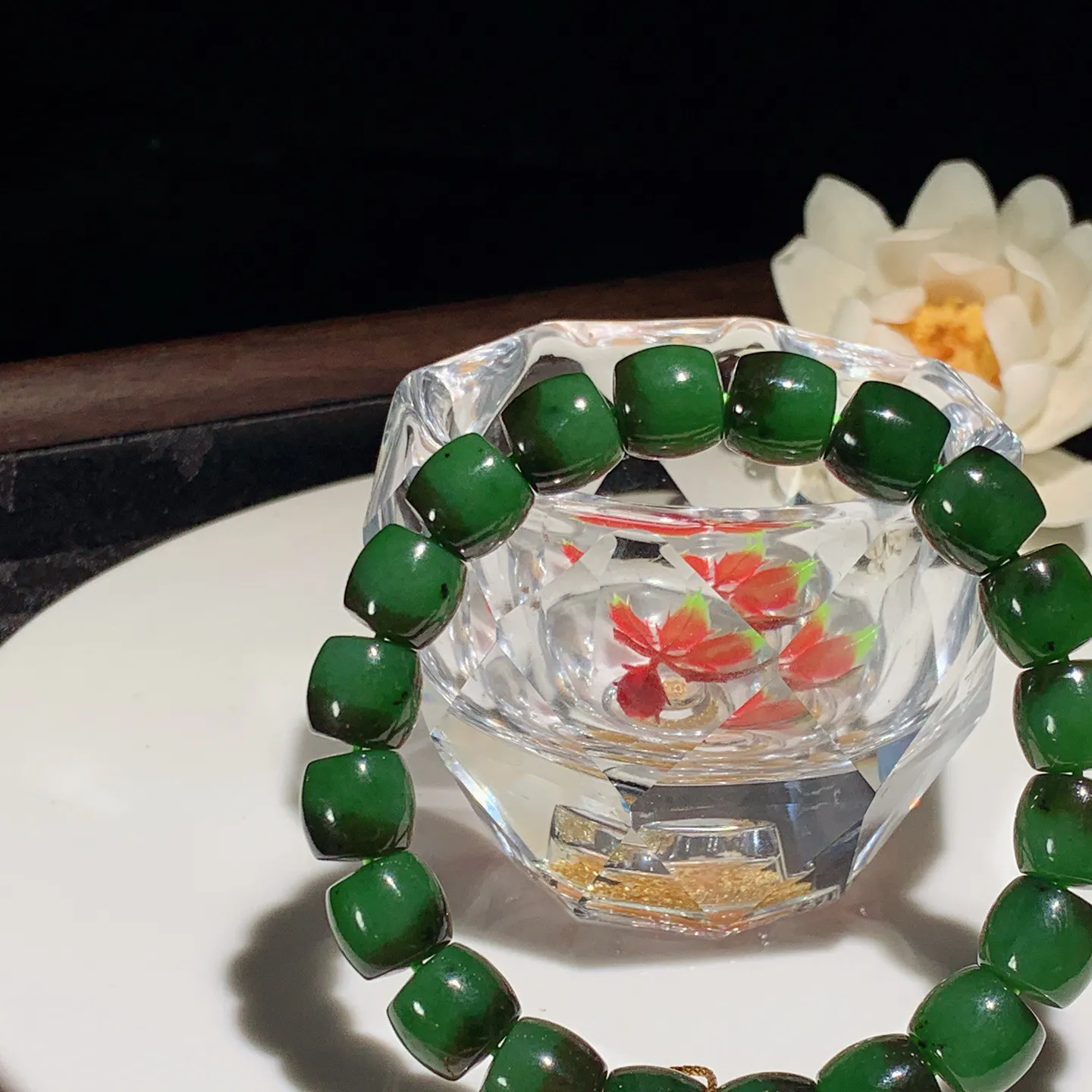 和田玉粉青红皮料俄罗斯碧玉直切老型珠手串。单颗尺寸9/10！玉质细腻油润。手推出油。佩戴高端典雅。lt251201