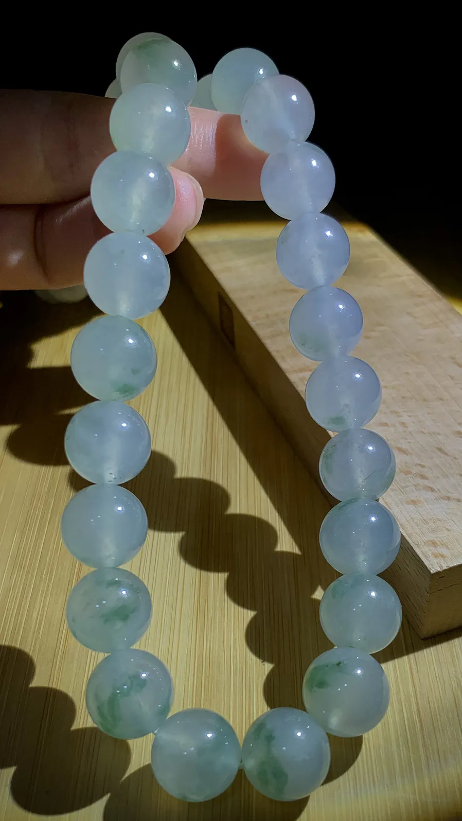 珠子珠链项链，直径约13.5mm，41粒，172g，
18K金，南非钻，红蓝宝扣子，