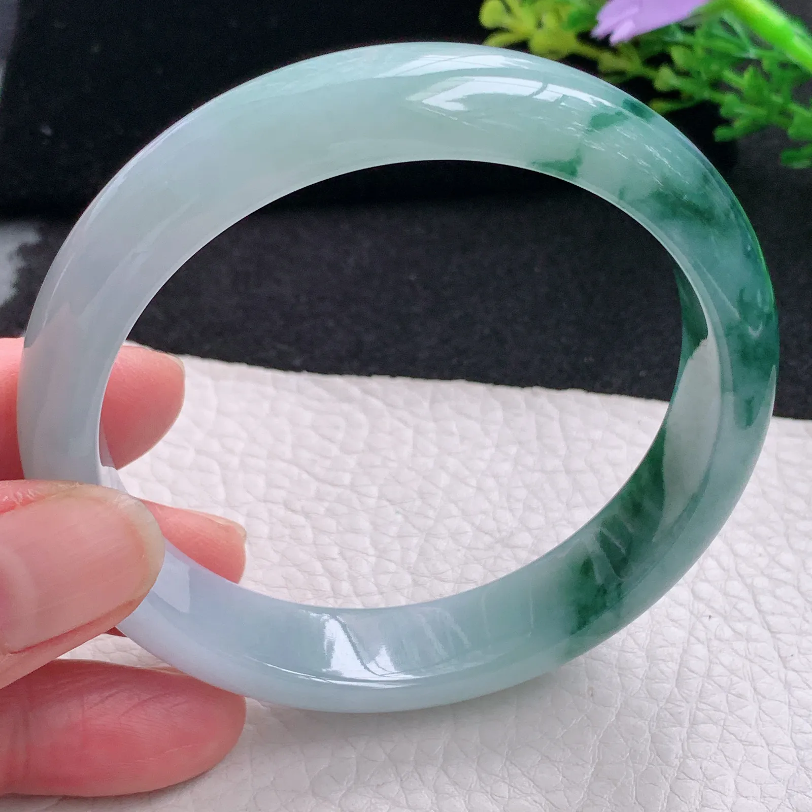 js大圈口61*13.6*8平安镯 缅甸翡翠a货玉手镯半山水飘花宽边玉手环