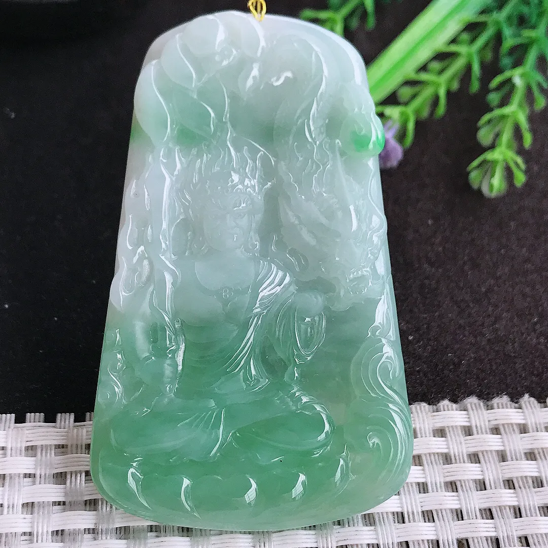 天然a货翡翠69.8/43/6.3老坑冰润水灵飘绿不动明王吊坠翡翠玉挂件