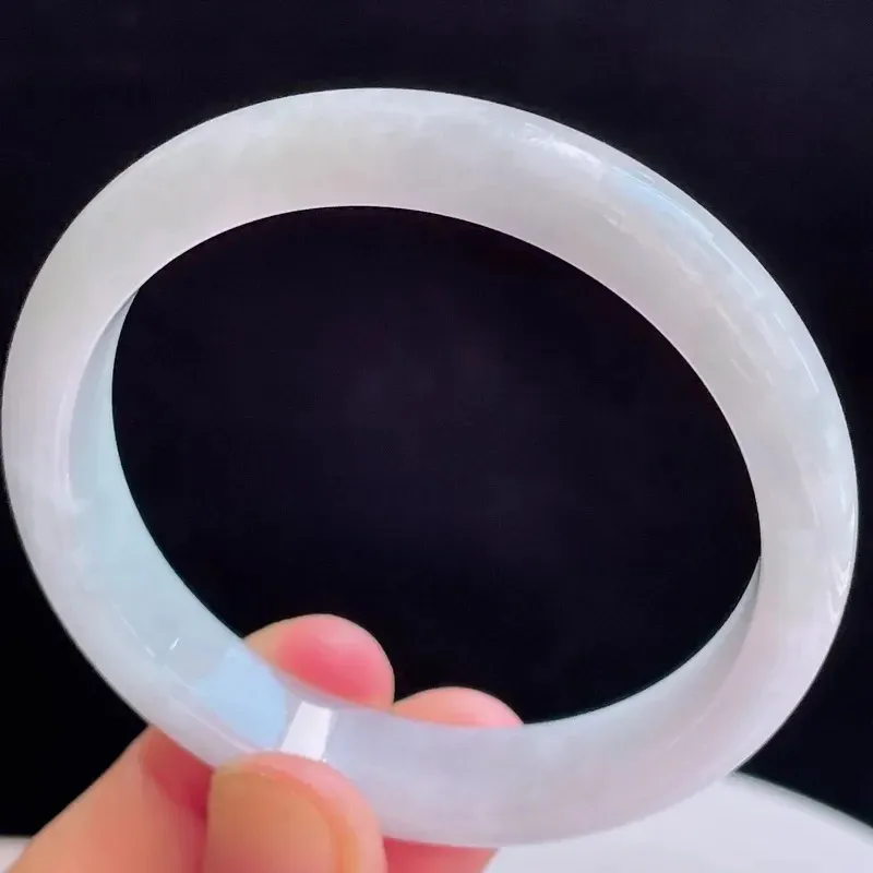 55.6圈有种有色天然翡翠A货玉手镯好种水浅绿水润手镯 44.07g