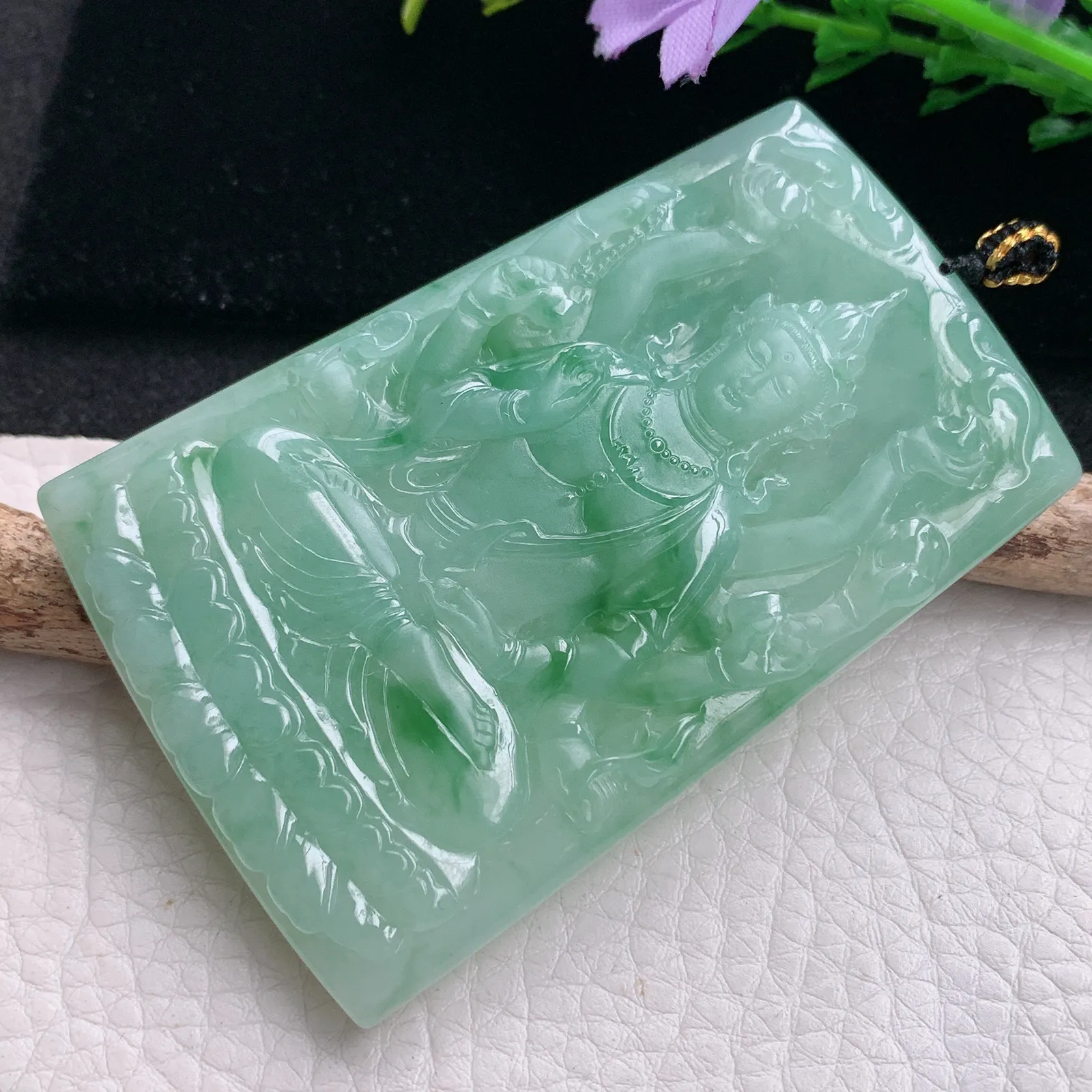 kh自然光71*47.6*5.7天然缅甸翡翠冰飘绿花千手观音玉吊坠 玉挂件