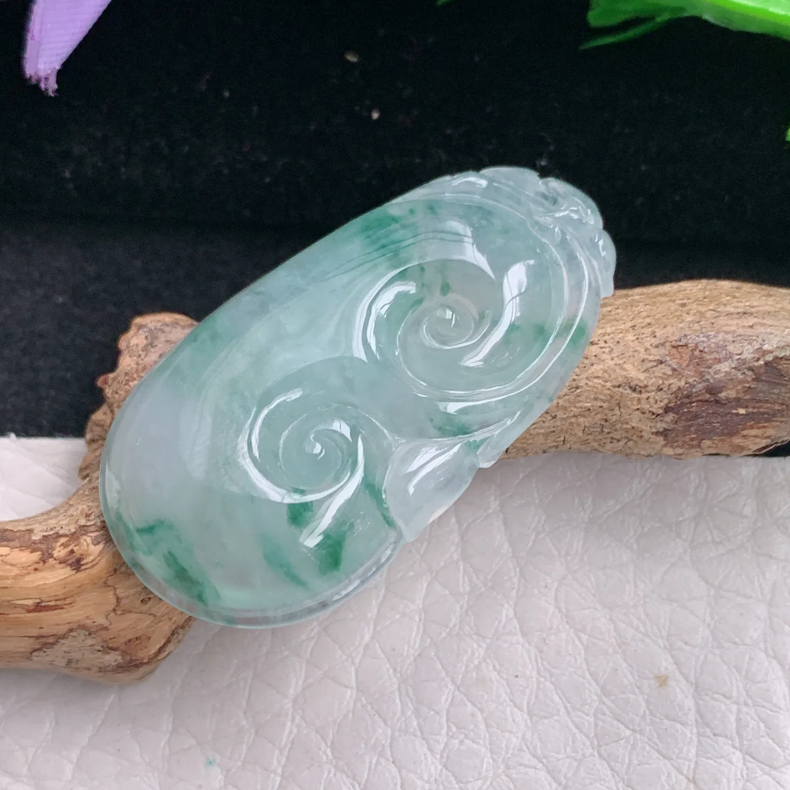 abc自然光37.5*20.5*5.2天然缅甸翡翠冰飘花秀气如意玉吊坠 玉挂件