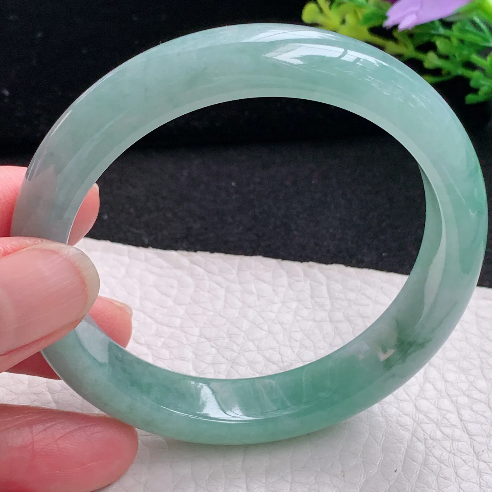 n自然光57*12.6*8平安镯 缅甸翡翠a货玉手镯飘花蓝韵宽边玉手环