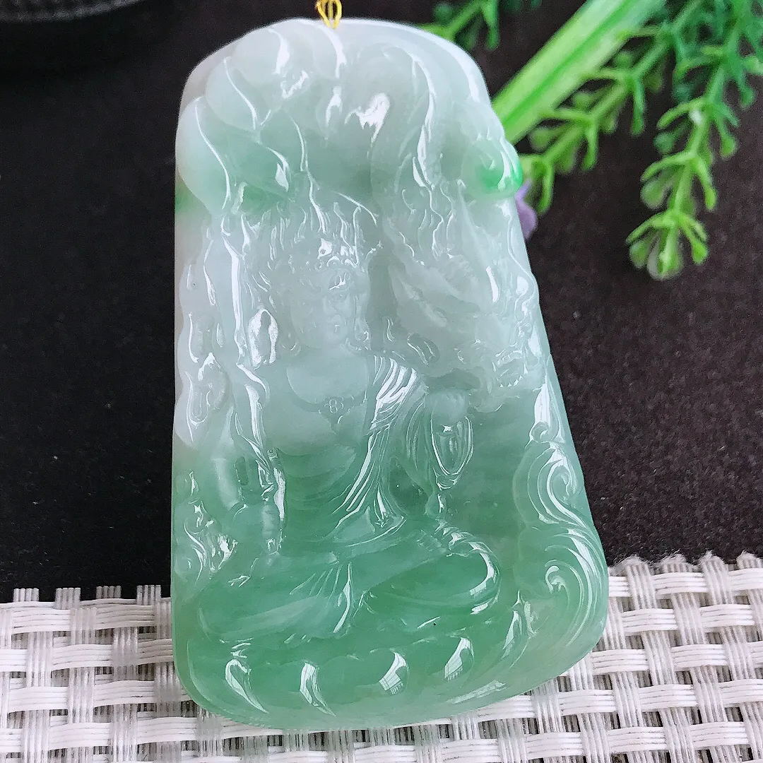 天然a货翡翠69.8/43/6.3老坑冰润水灵飘绿不动明王吊坠翡翠玉挂件
