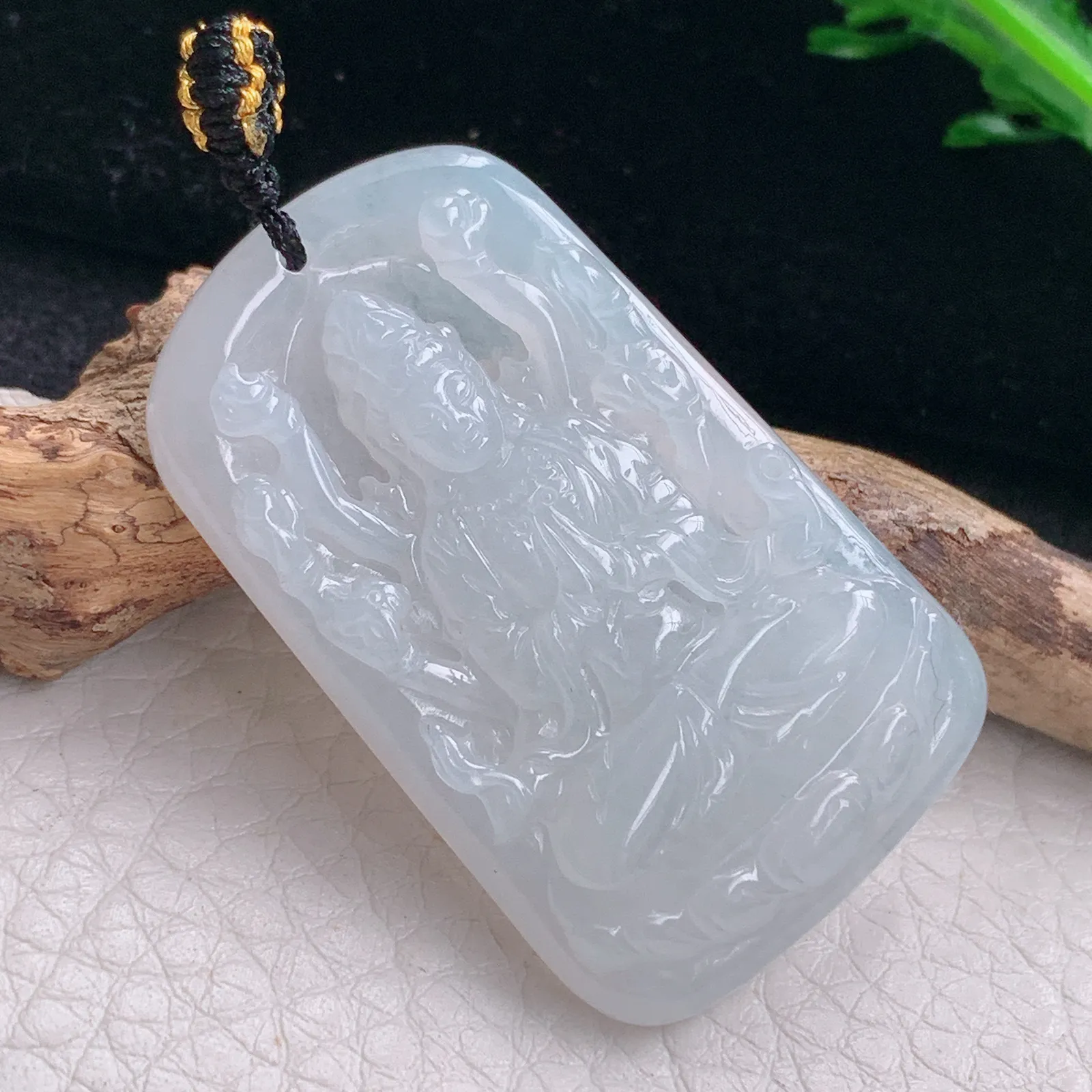 kh自然光44.3*27*5.7天然缅甸翡翠白月光水润千手观音玉吊坠 玉挂件