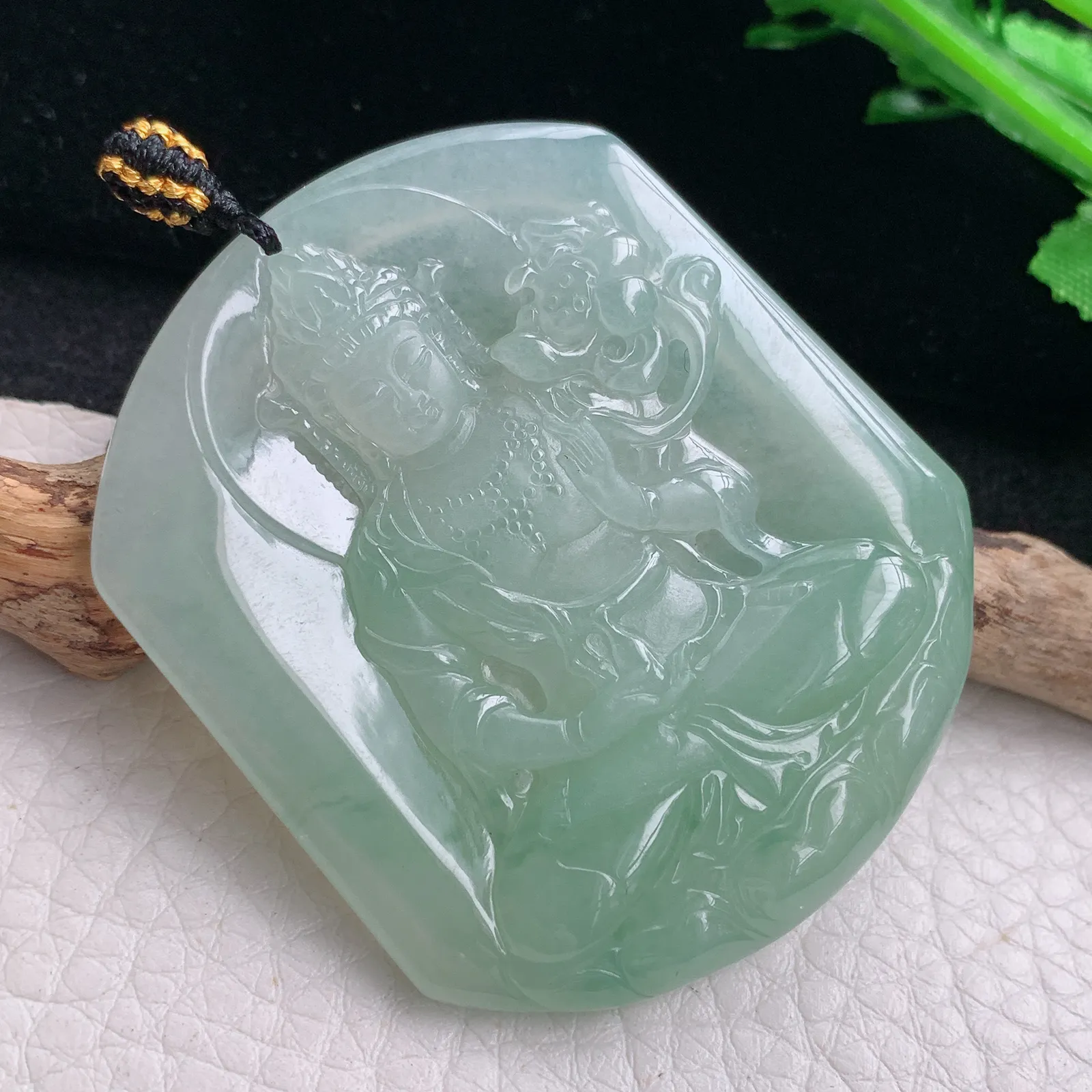 kh自然光51.8*43.9*5.4天然缅甸翡翠冰晴观音玉吊坠 玉挂件