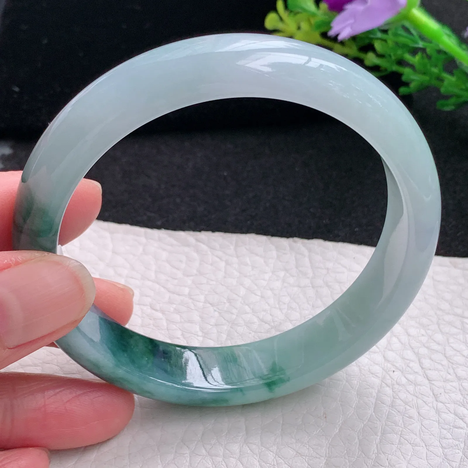 js大圈口61*13.6*8平安镯 缅甸翡翠a货玉手镯半山水飘花宽边玉手环