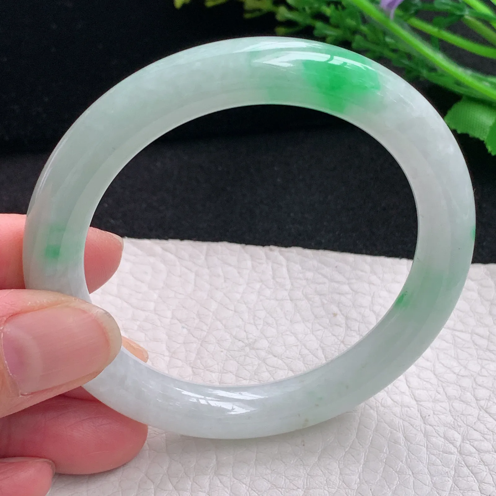 yh自然光56*9.6叮当镯 缅甸翡翠a货玉手镯飘阳绿圆条玉手环 美人镯