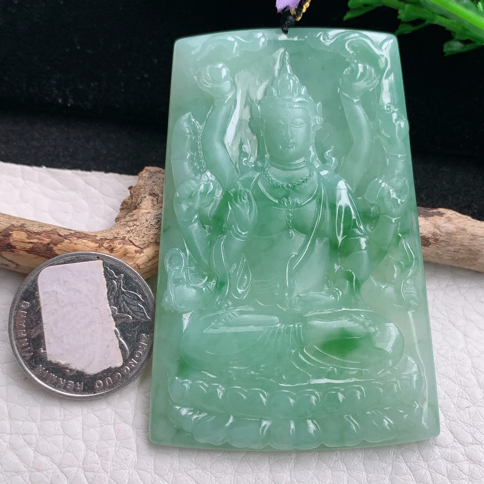 kh自然光71*47.6*5.7天然缅甸翡翠冰飘绿花千手观音玉吊坠 玉挂件