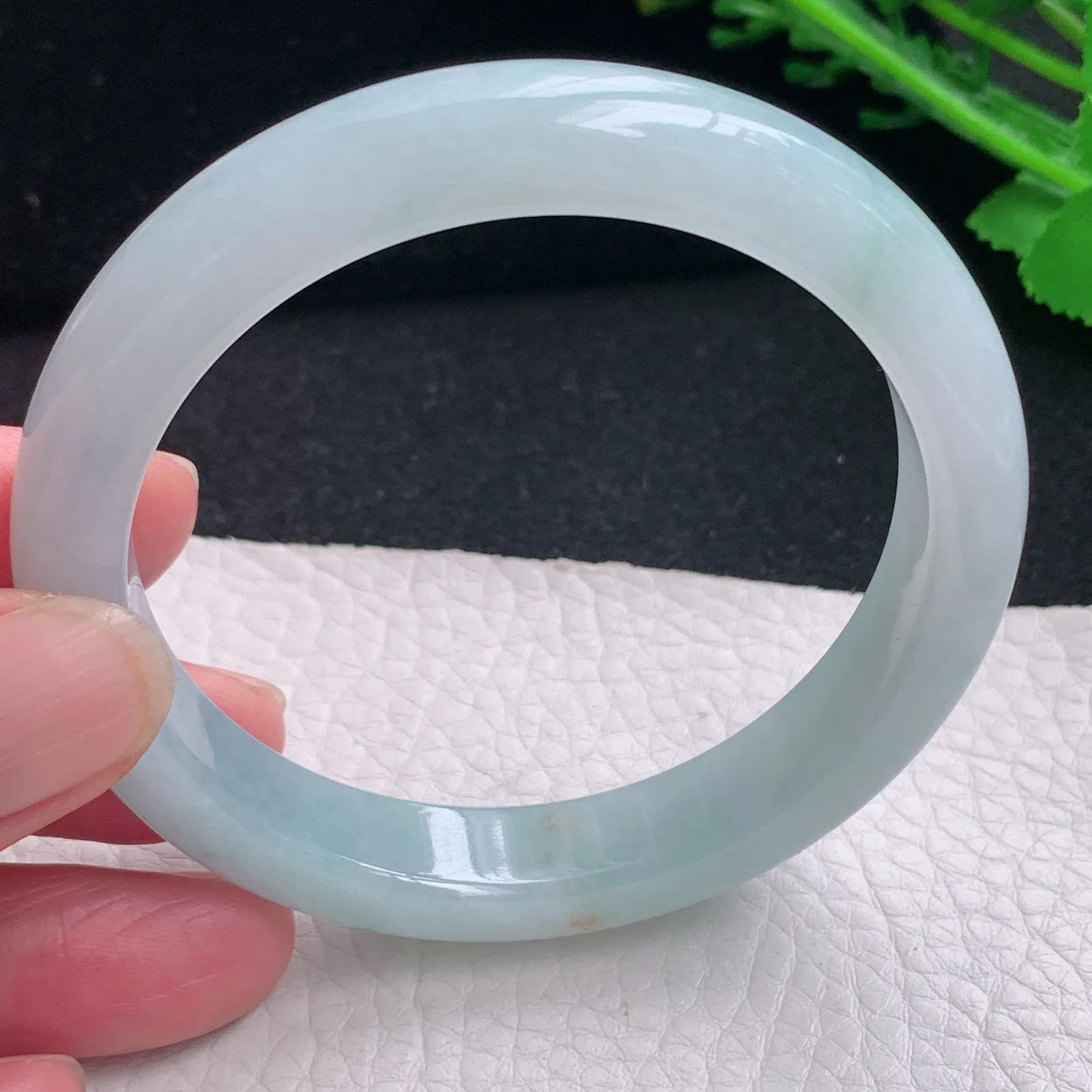 jxn自然光56.5*11.2*8.2平安镯 缅甸翡翠a货玉手镯冰胶飘花宽边玉手环