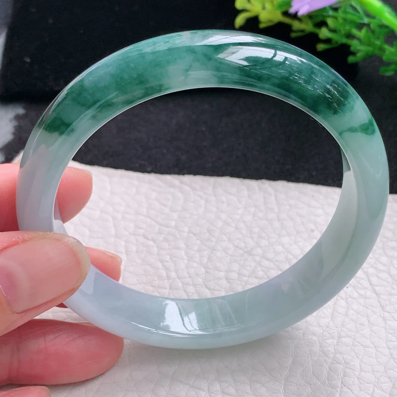 js大圈口61*13.6*8平安镯 缅甸翡翠a货玉手镯半山水飘花宽边玉手环