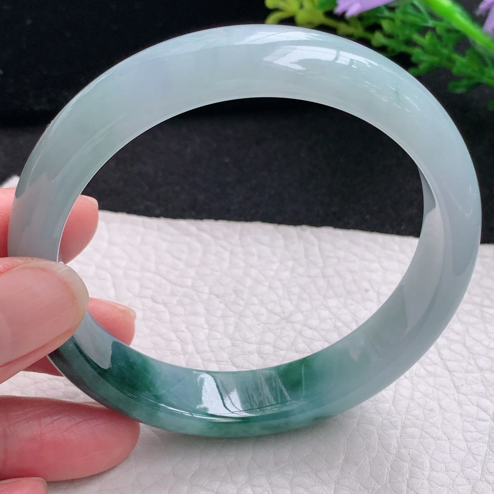 js大圈口61*13.6*8平安镯 缅甸翡翠a货玉手镯半山水飘花宽边玉手环