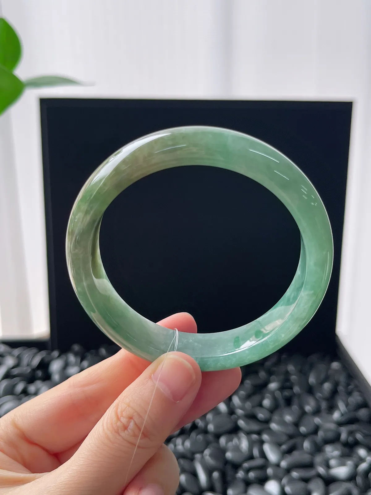 正圈56.4圈口，翡翠糯化种绿色手镯