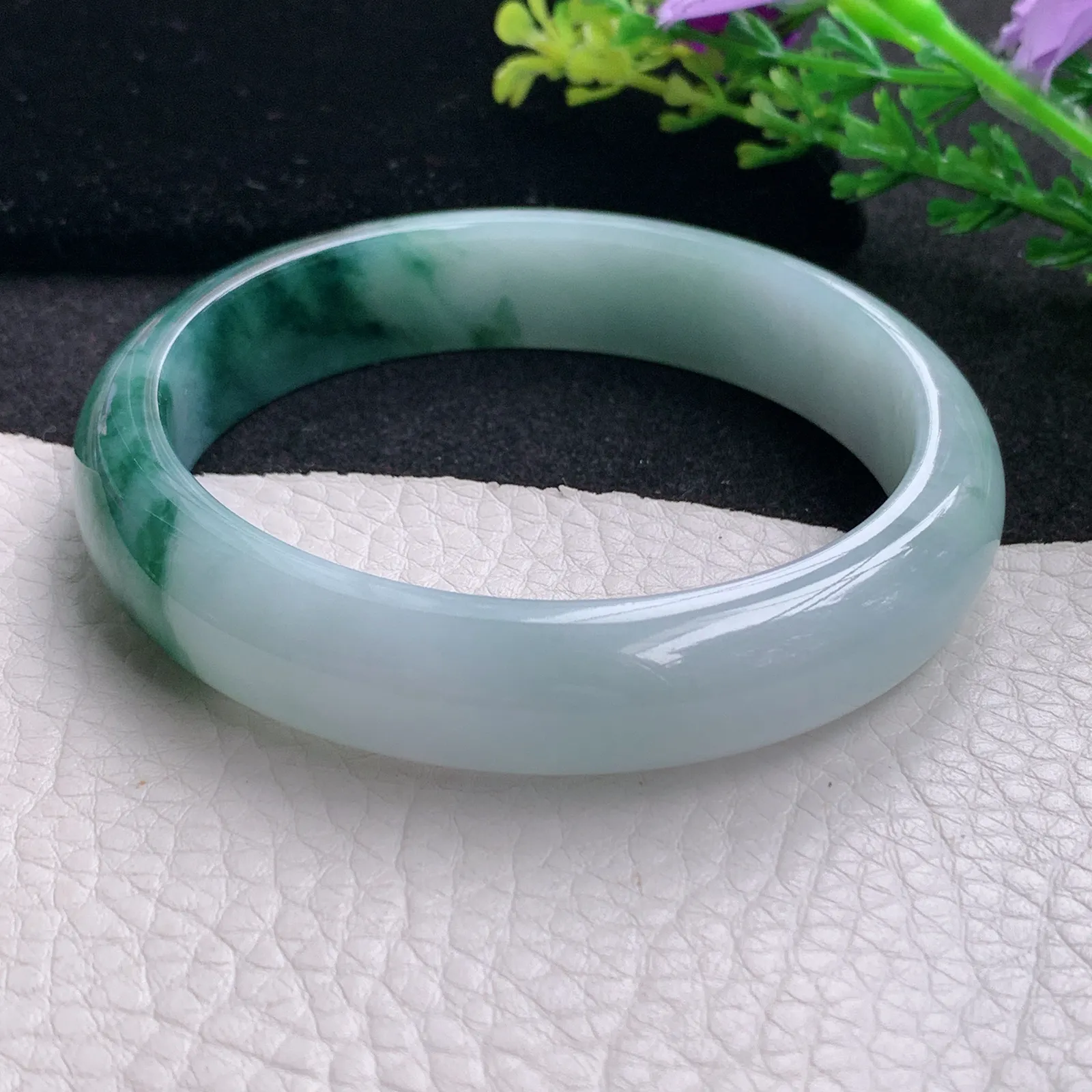 js大圈口61*13.6*8平安镯 缅甸翡翠a货玉手镯半山水飘花宽边玉手环