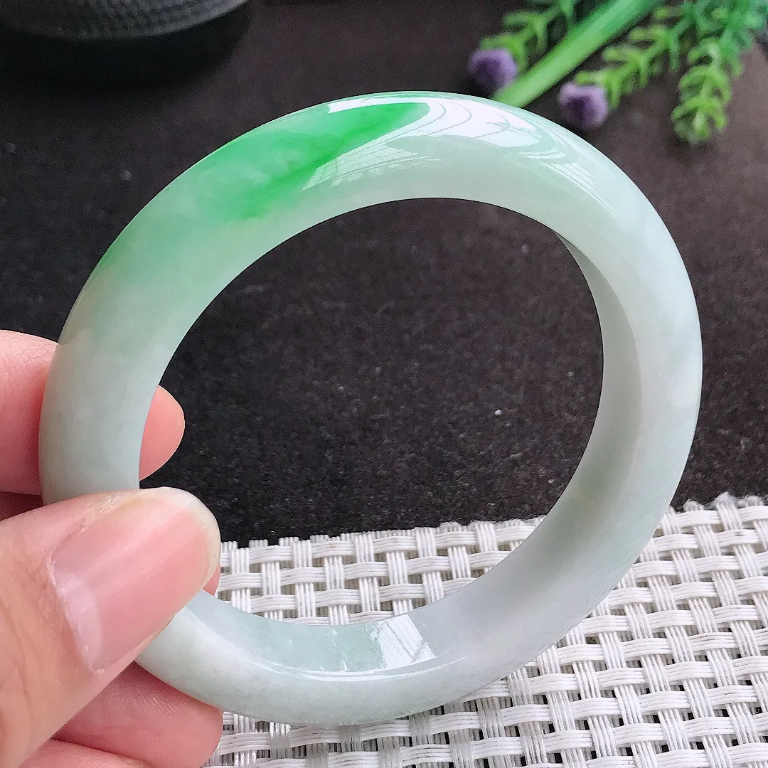 天然A货翡翠55.5/11.7/9.2老坑精美飘阳绿手镯宽边玉手镯