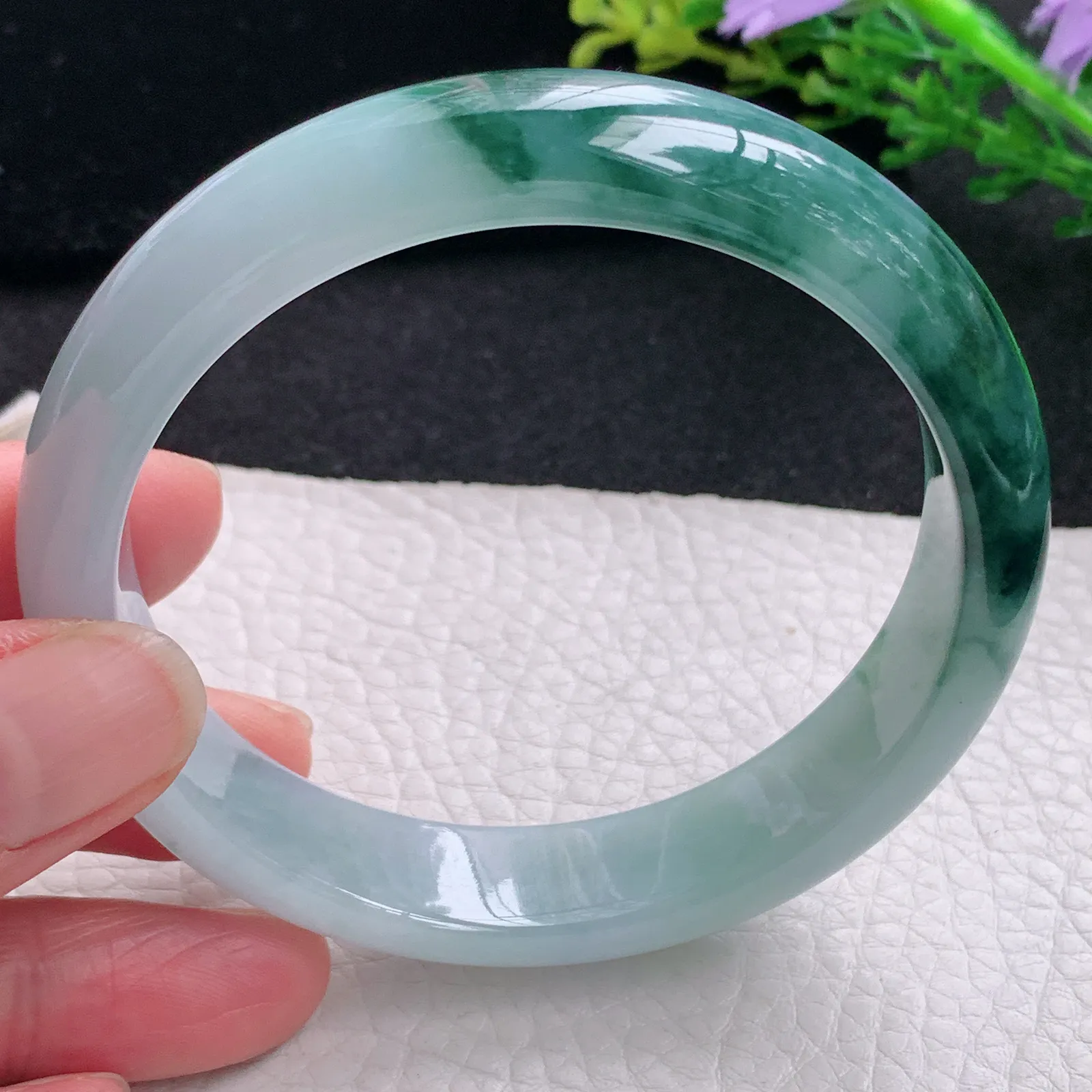 js大圈口61*13.6*8平安镯 缅甸翡翠a货玉手镯半山水飘花宽边玉手环