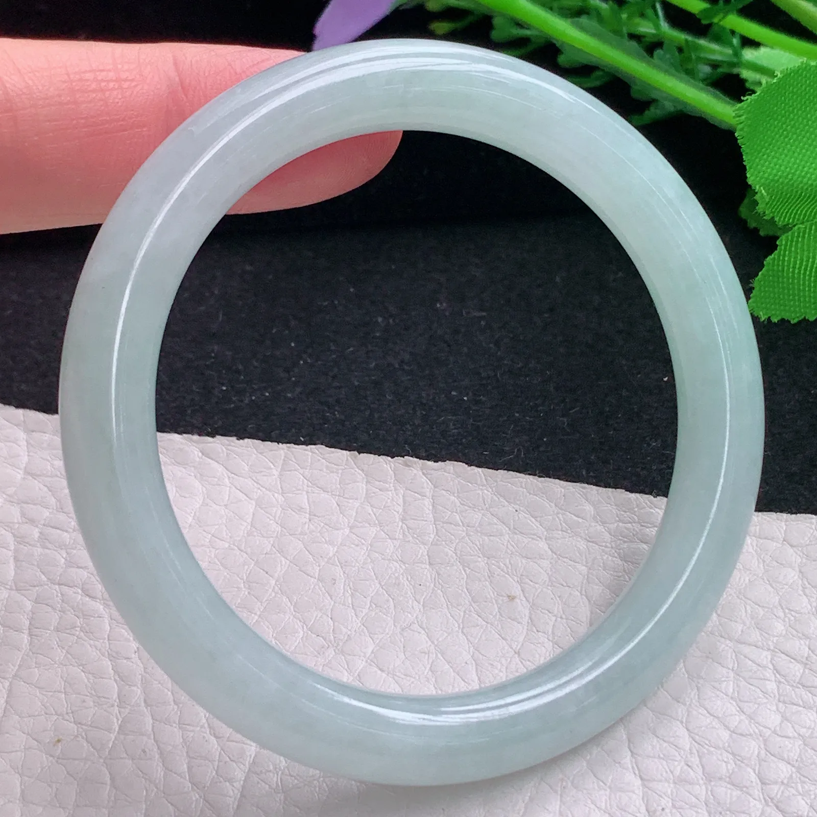 jxn自然光53.5*8.3叮当镯 缅甸翡翠a货玉手镯浅绿秀气圆条玉手环